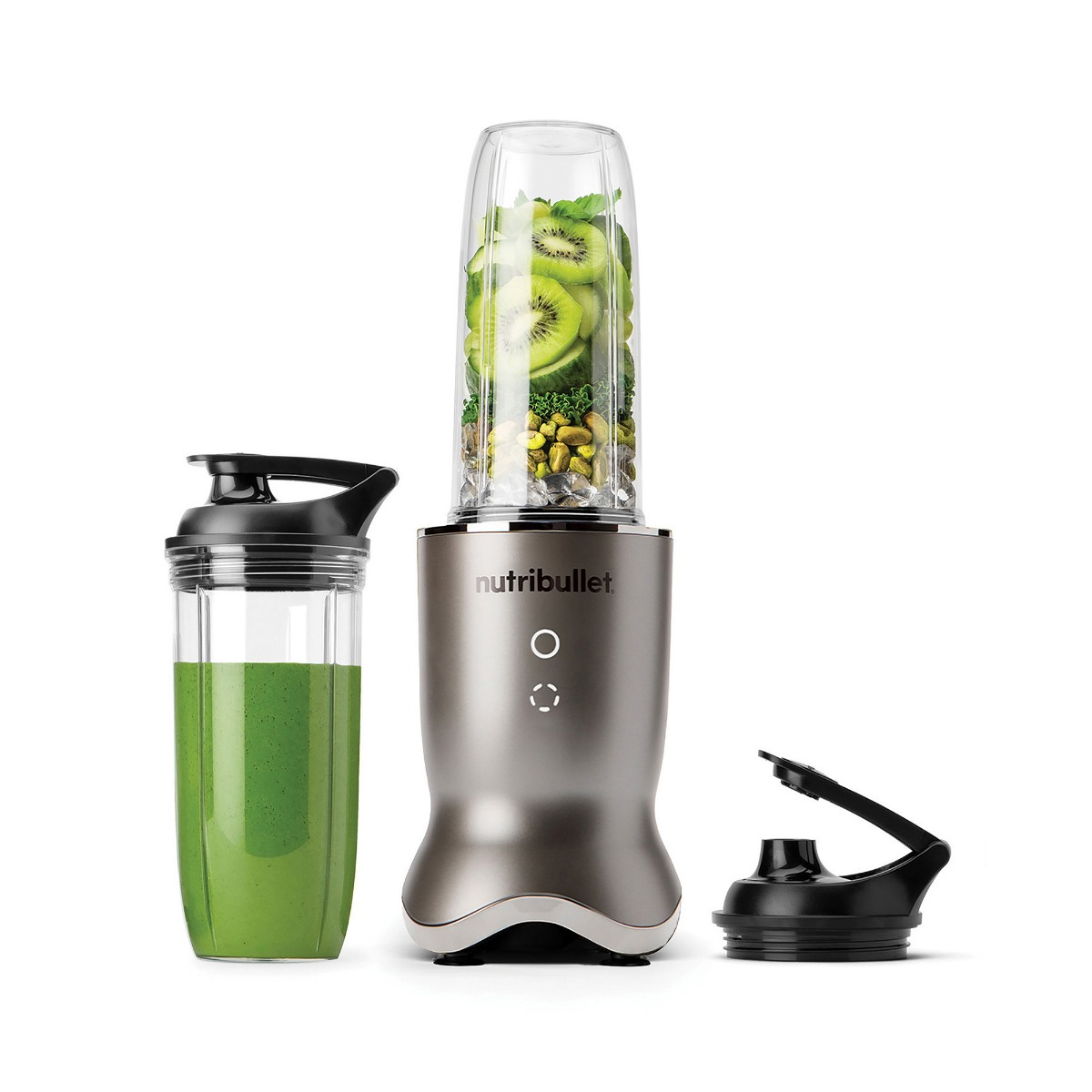 Nutribullet blender met een smoothie en een apart deksel. Ingrediënten zijn zichtbaar.