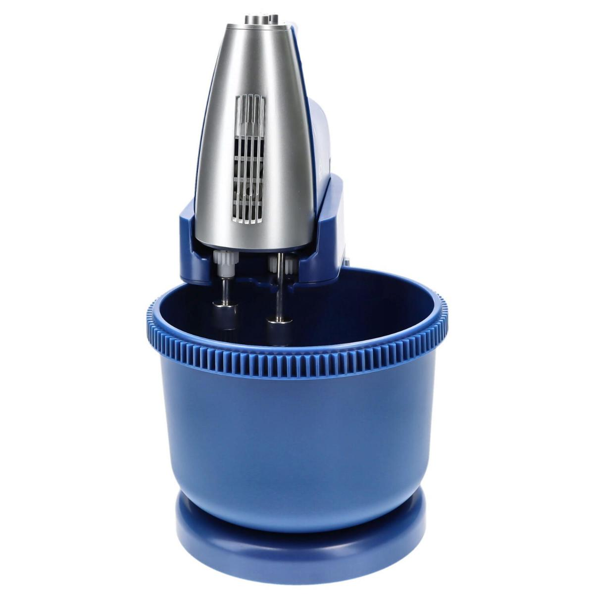 Elektrischer Handmixer mit blauem Sockel und silbernem Oberteil. Zwei Schneebesen sind sichtbar.