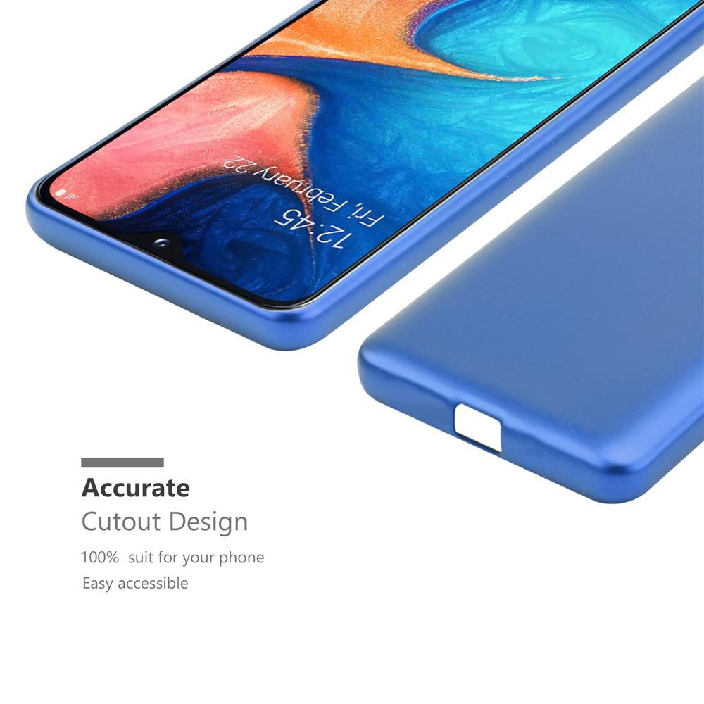 Un telefono blu, parzialmente in una custodia blu. Lo schermo mostra l'ora e la data. Il testo indica il design del ritaglio.