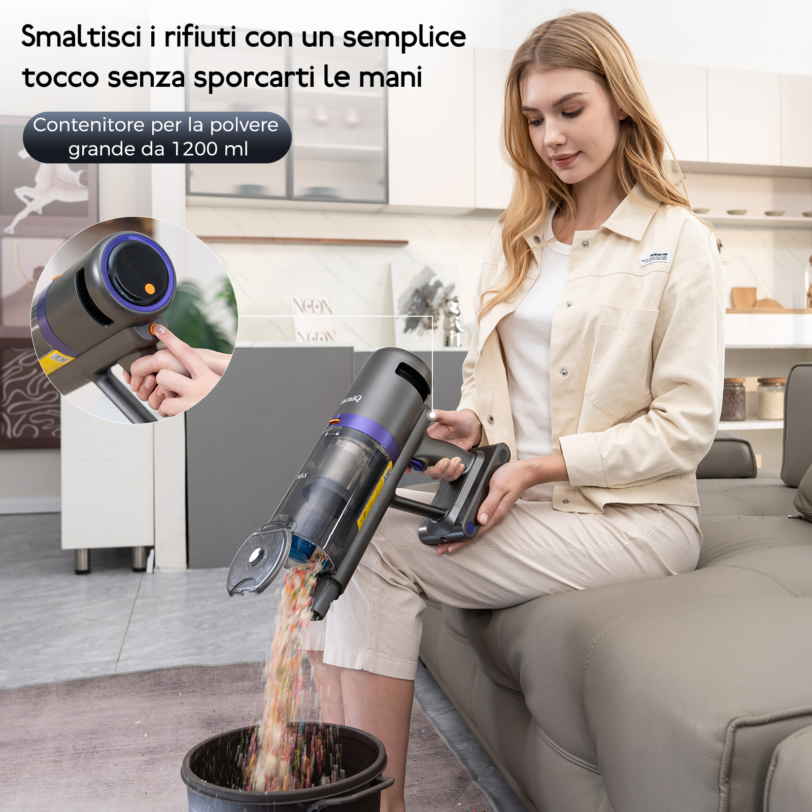 Una donna svuota un aspirapolvere in un bidone.