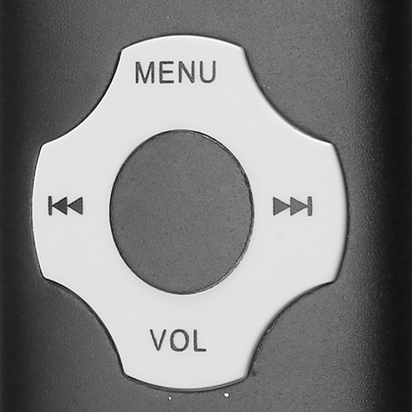 Nahaufnahme einer Steuertaste. Die Tasten mit 'MENU', 'VOL' und Pfeilen.