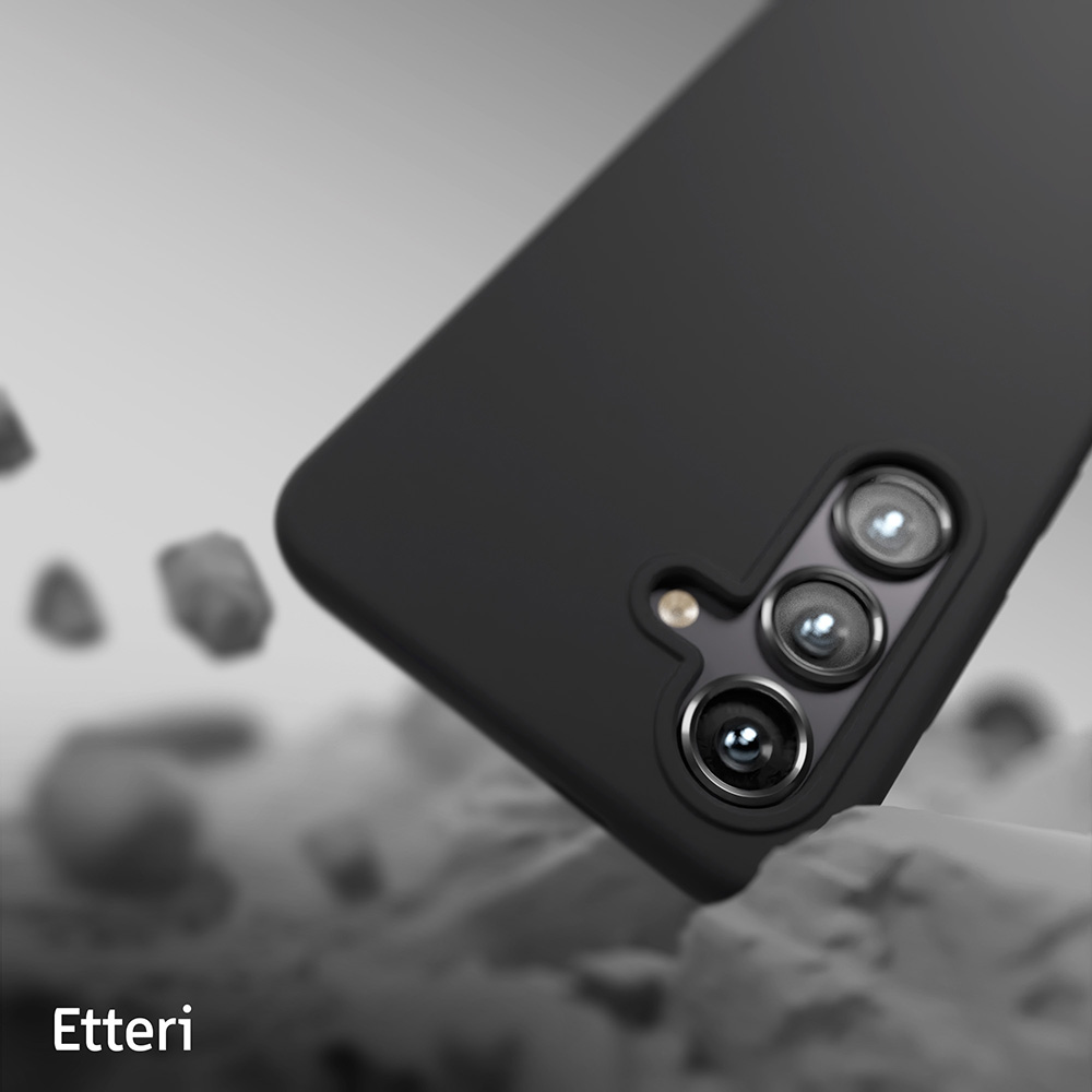 Czarne etui na telefon z obiektywami aparatu, logo Etteri na dole.