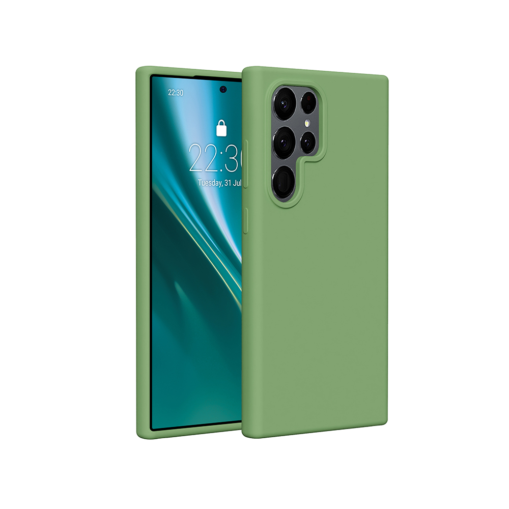 Custodia verde per telefono. Lo schermo del telefono mostra un orologio digitale, martedì 31 luglio.