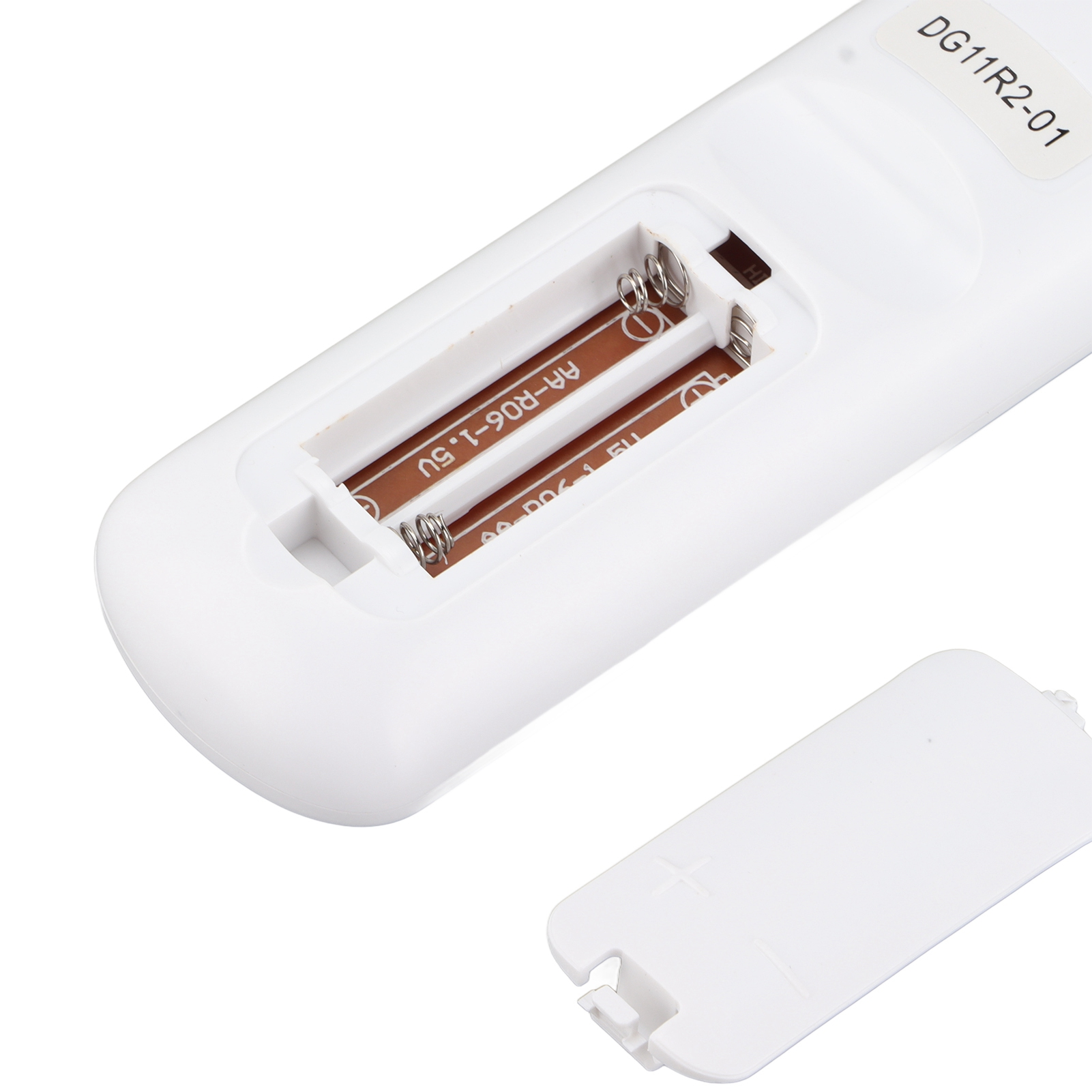 Weiße Fernbedienung mit Batteriefach und Batterieplatzierung.