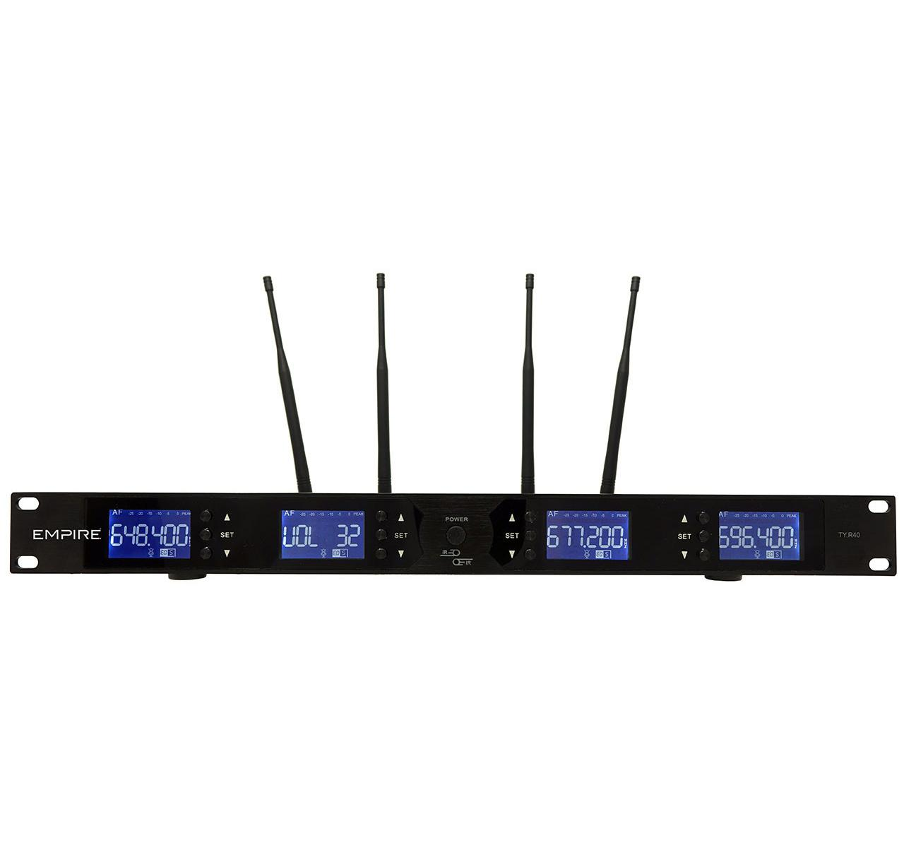 Ricevitore audio Empire con quattro antenne. Display digitali e pulsanti. Custodia nera. Sfondo bianco.