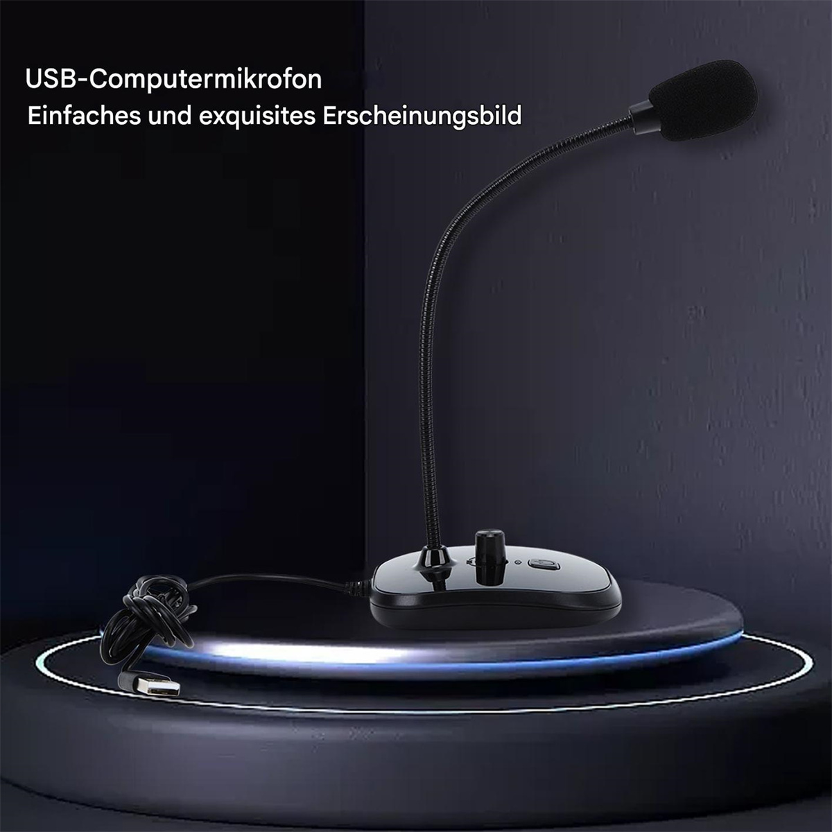 Schwarzes USB-Mikrofon auf Ständer. Schwarze Basis mit Knopf und Taste. USB-Kabel angeschlossen.