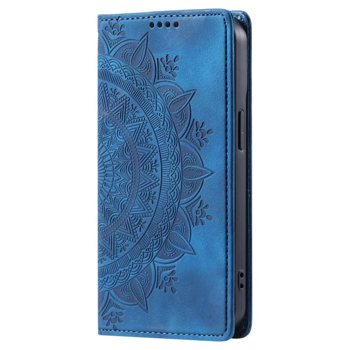 Blaue Handyhülle mit Mandala-Design. Geschlossene Hülle, strukturierte Oberfläche, auf weißem Hintergrund.