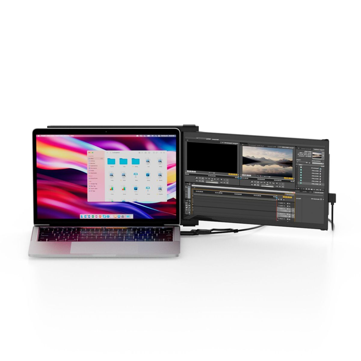Ein Laptop, verbunden mit einem zweiten Bildschirm, der eine Benutzeroberfläche zeigt. Beide sind durch ein Kabel verbunden.