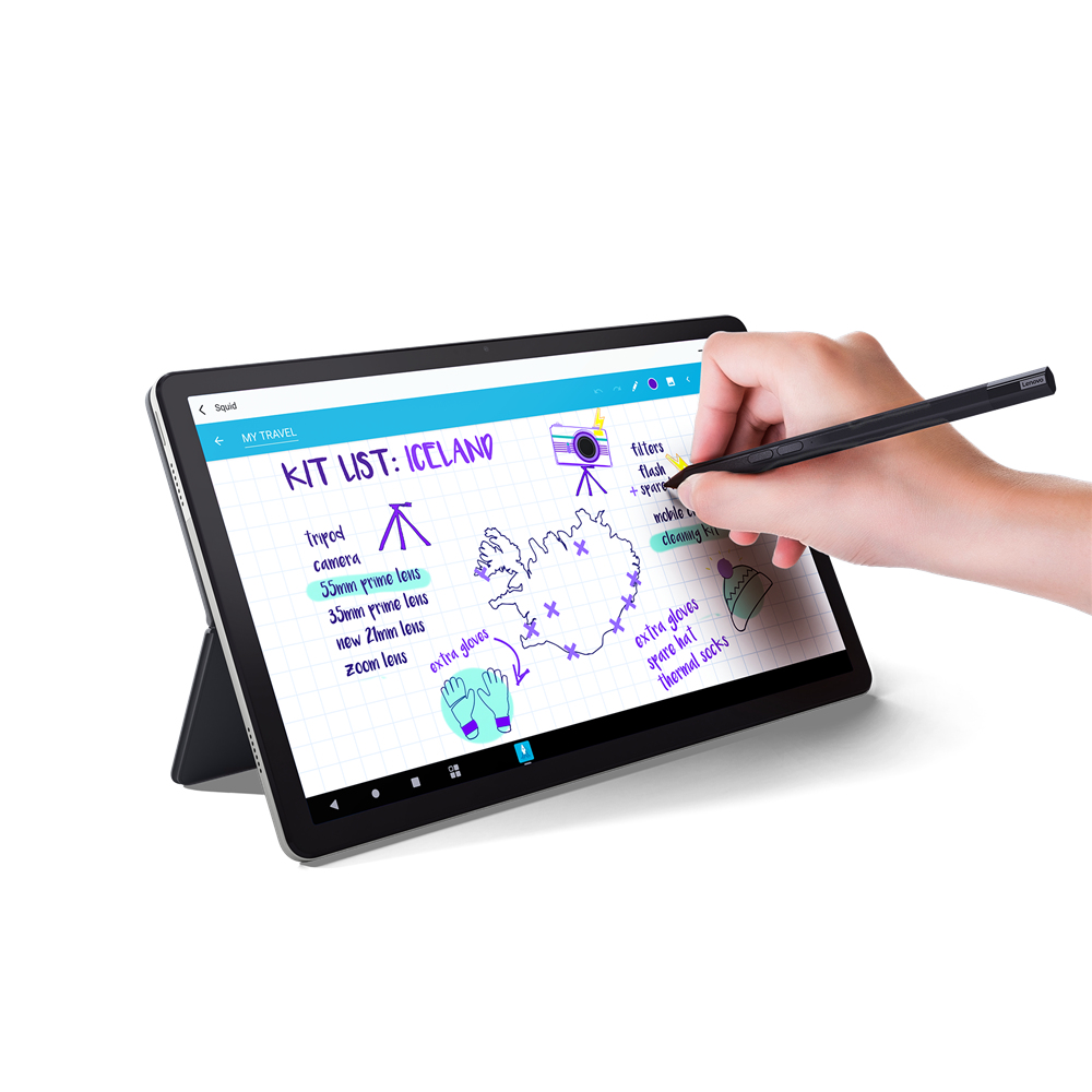 Tablet mit Island-Kit-Liste. Hand benutzt Stift. Weißer Hintergrund.