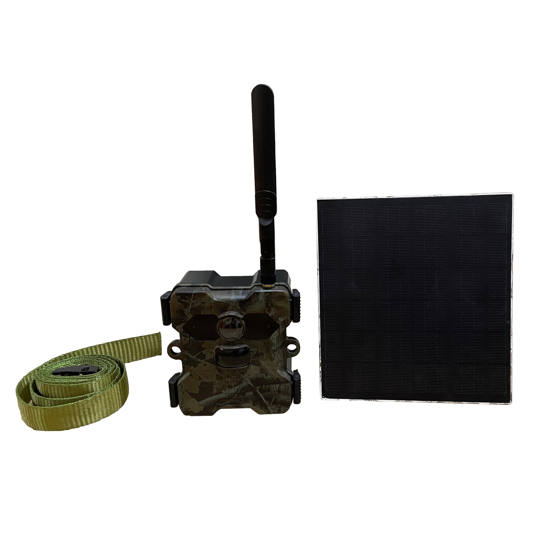 Telecamera da caccia mimetica con antenna, cinturino e pannello solare. Sfondo bianco.