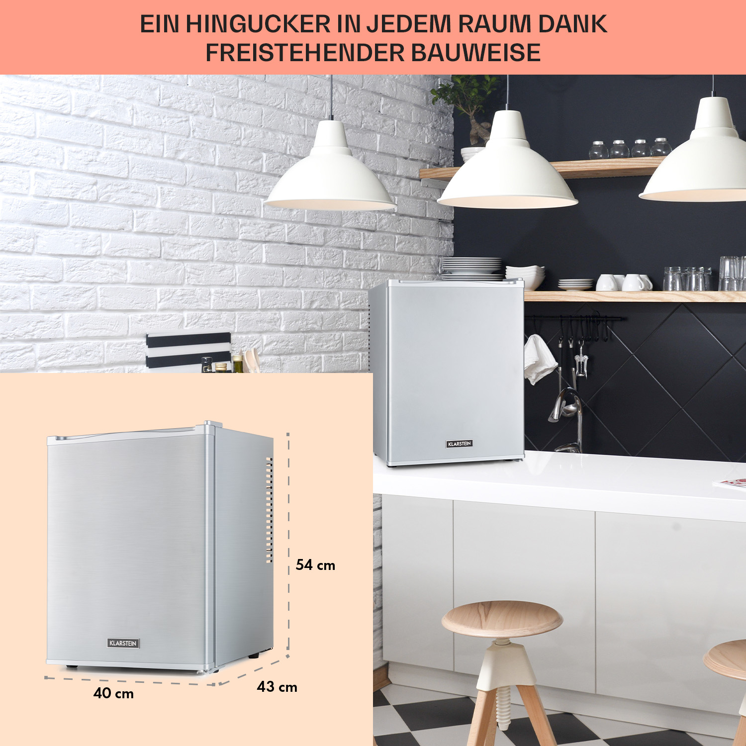 Ein kleiner silberner Kühlschrank in einer Küchenumgebung, mit Abmessungen und weißem Hintergrund.
