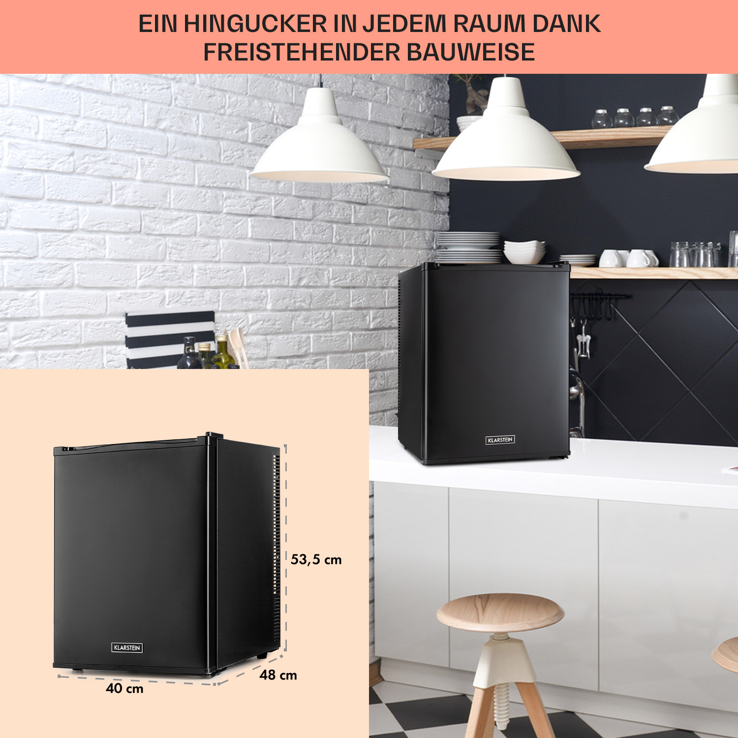 Mini frigo nero in una cucina. Ha dimensioni etichettate.