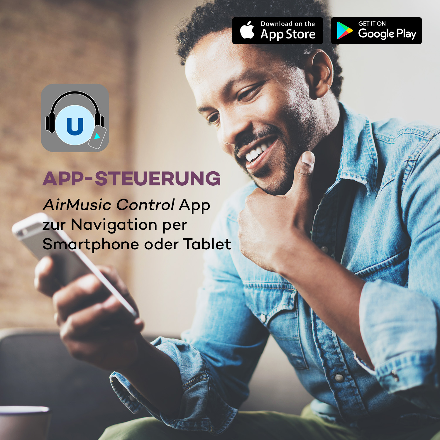 Ein Mann benutzt ein Smartphone mit App-Oberfläche, bewirbt AirMusic Control App.