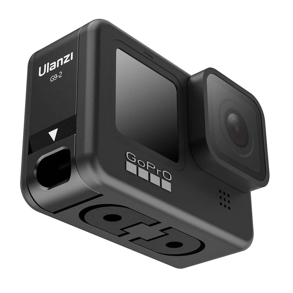 Zwarte GoPro-actiecamera met Ulanzi- en GoPro-logo's.