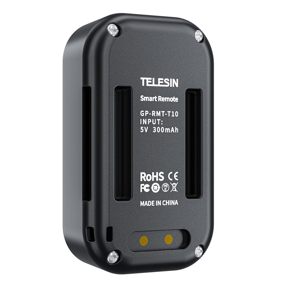 Een zwart Telesin Smart Remote-apparaat, met de achterkant zichtbaar met het logo en details.
