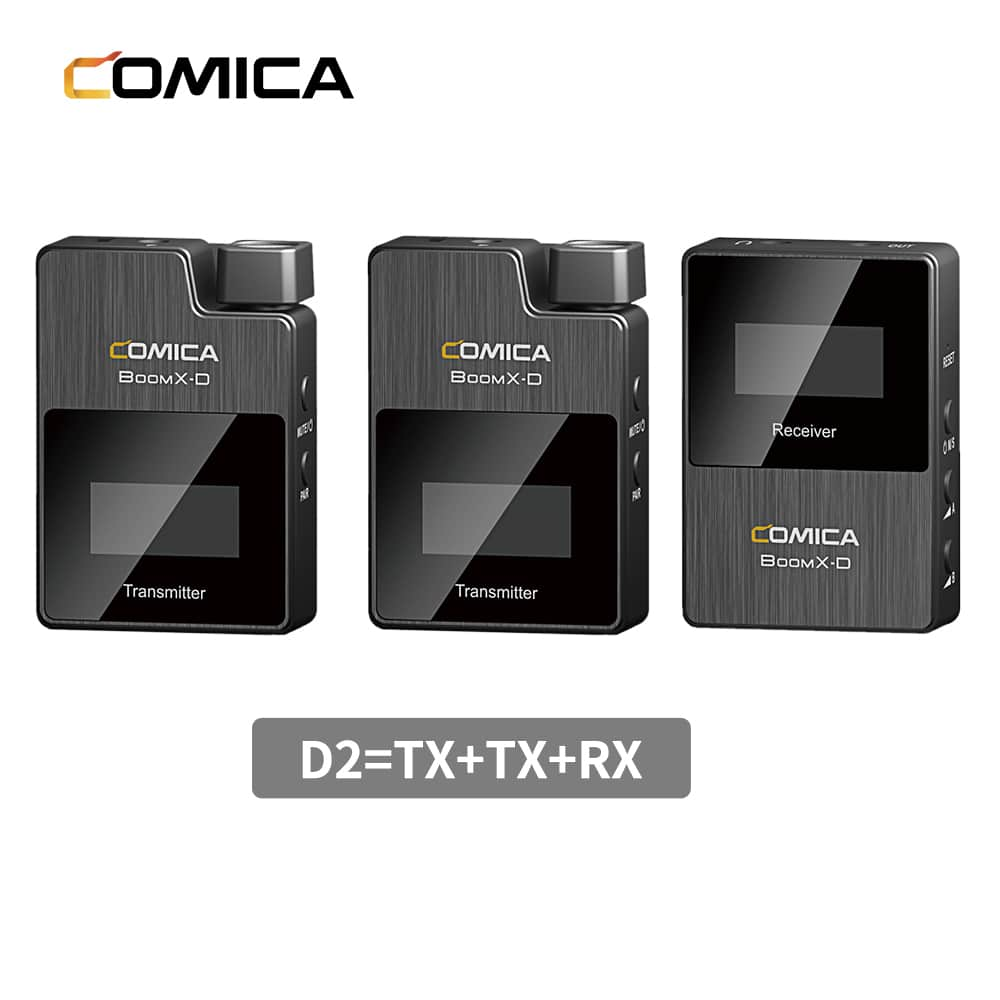 Drie zwarte Comica BoomX-D microfoons. Tekst op elk: Comica en BoomX-D. Witte achtergrond.