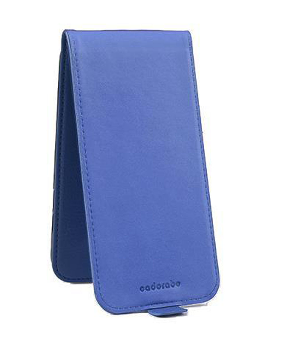 Custodia blu per telefono. Chiusa, con bordo cucito e logo cadora in basso.