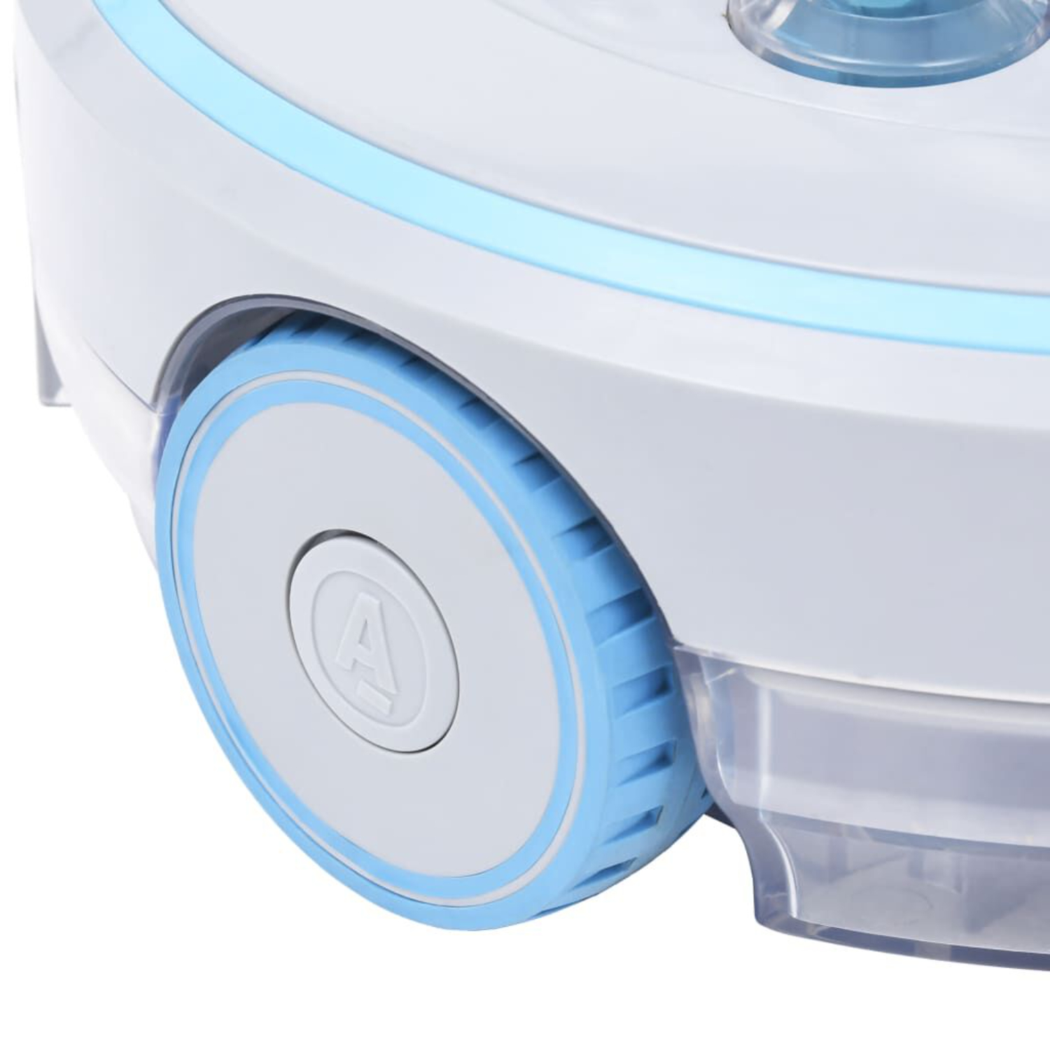 Eine Nahaufnahme des Rades eines Roboter-Staubsaugers und ein Teil seines Körpers in Hellblau und Weiß.