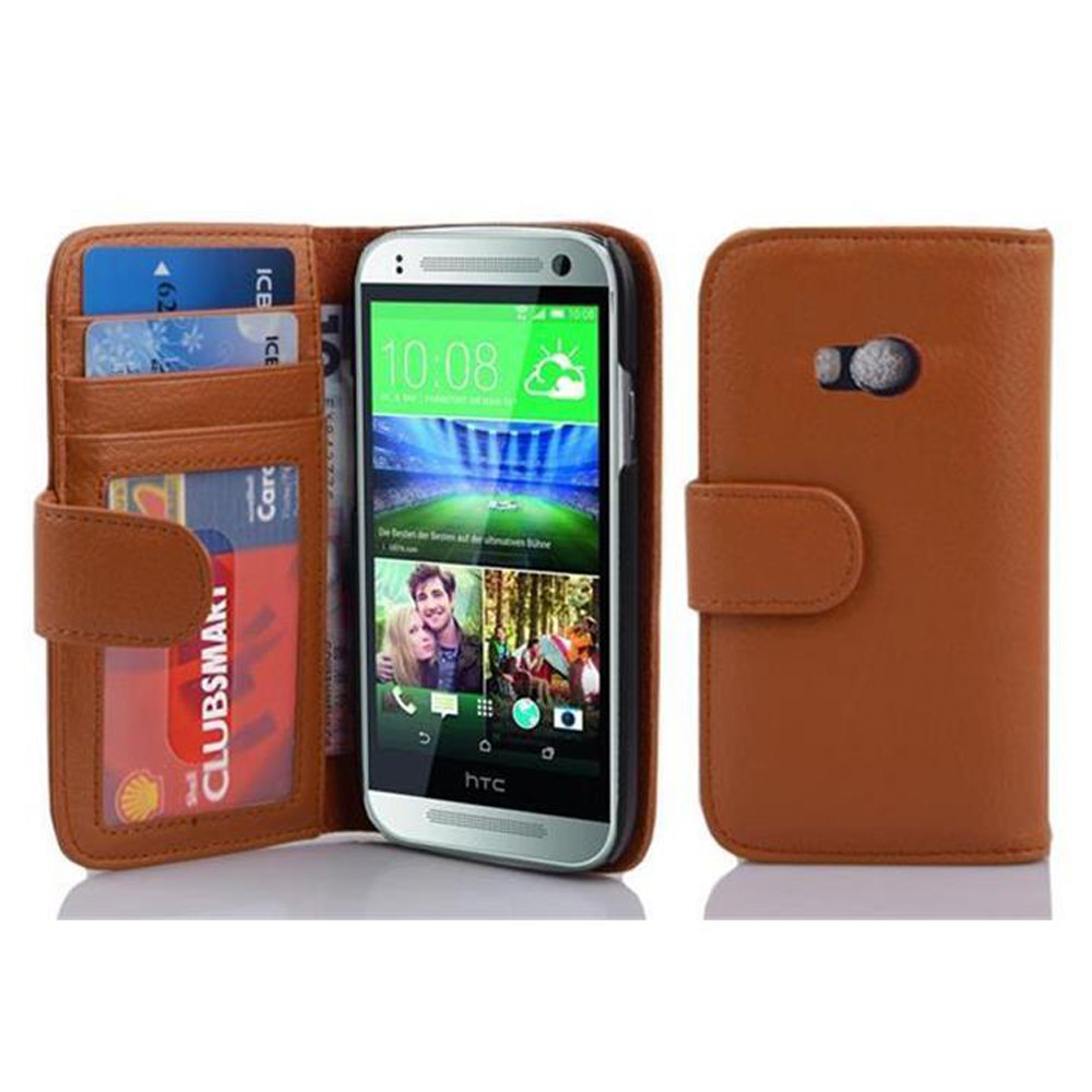 Una funda de teléfono marrón, abierta, que muestra un teléfono con una imagen de una pareja y tarjetas de crédito.
