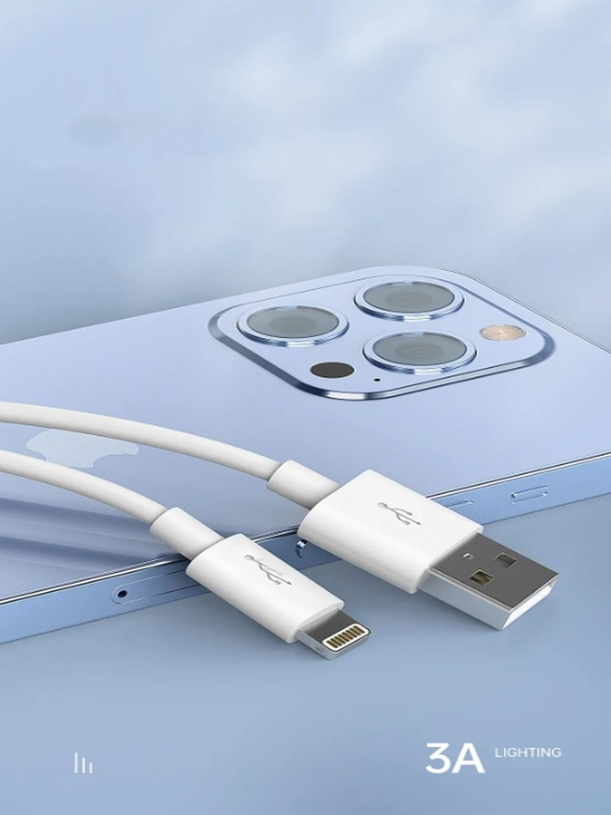 Biały kabel ładujący ze złączem Lightning i złączem USB. Telefon jest jasnoniebieski w tle.