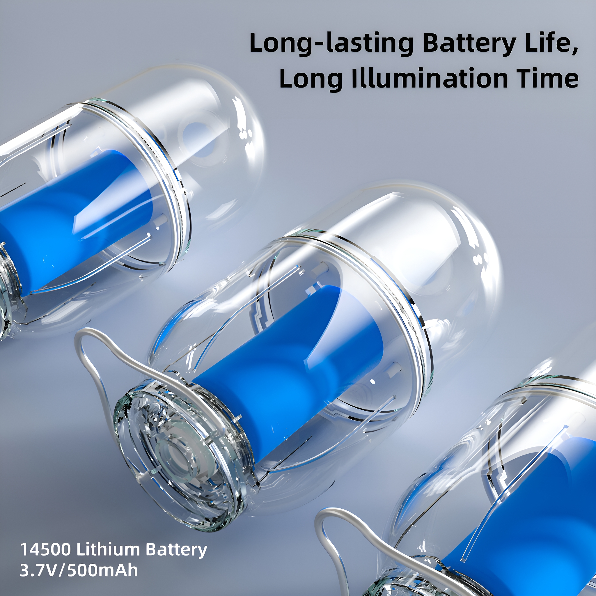 Nahaufnahme von drei transparenten zylindrischen Batterien mit blauem Innenraum, isoliert auf hellem Hintergrund.