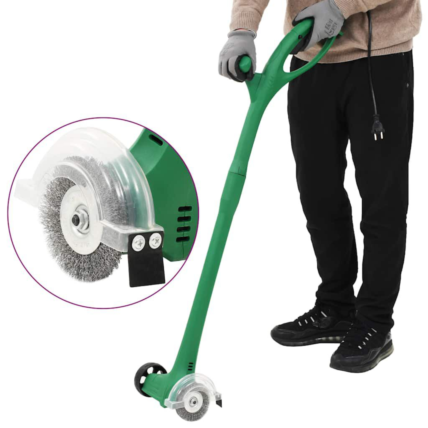 Grüner Kantenschneider mit Beinen einer Person. Der Trimmer hat ein Kreismesser.