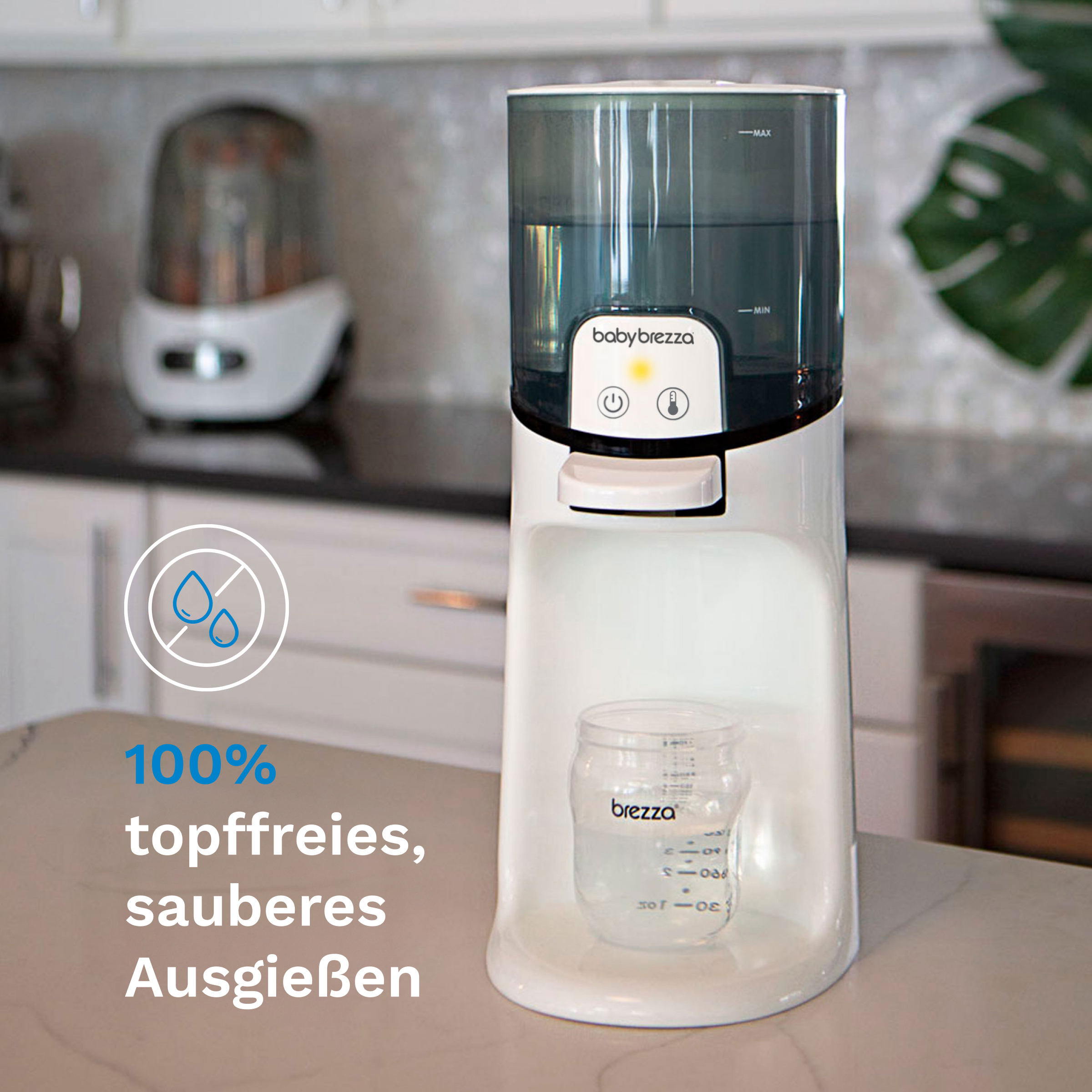 Ein Babyflaschenzubereiter auf einer Arbeitsplatte, mit Text, auf weißem Hintergrund.