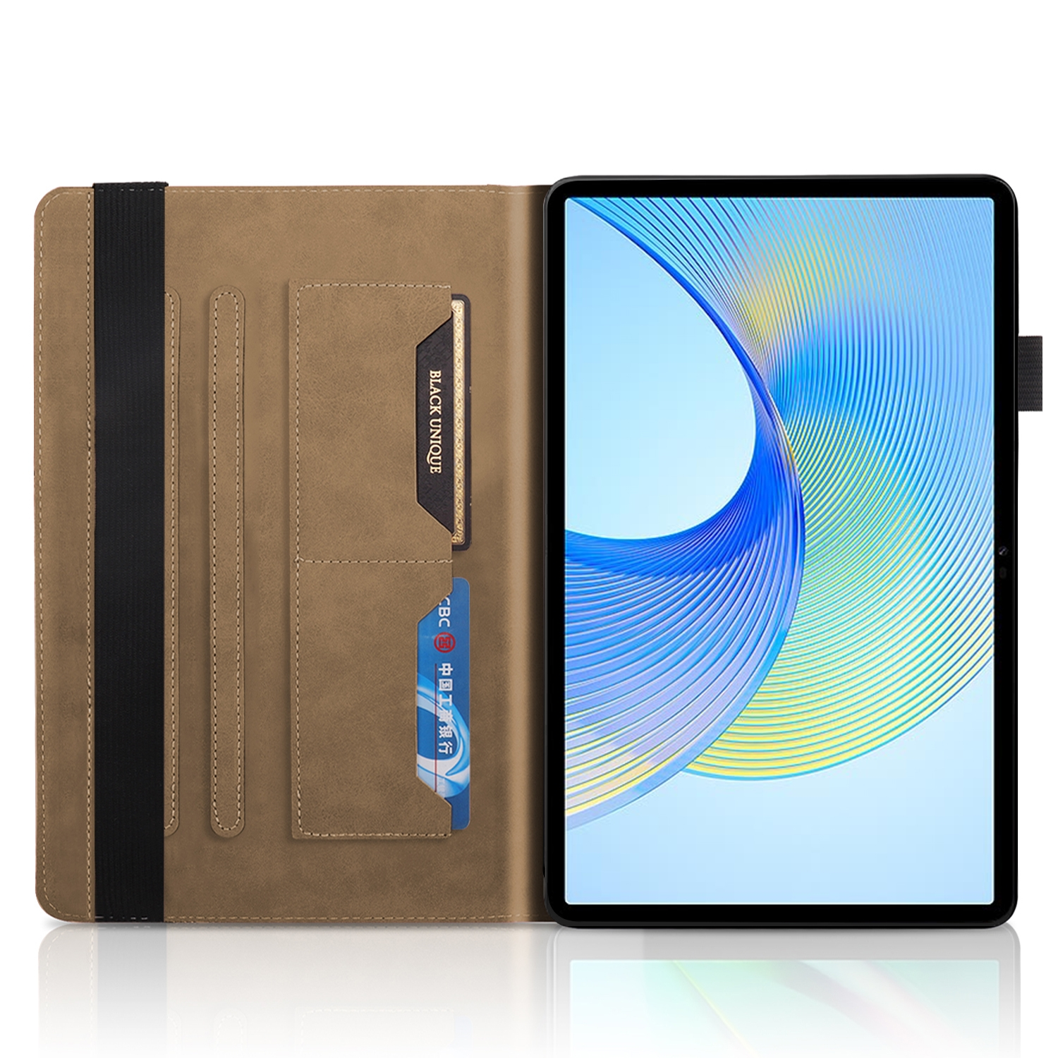 Tablet in brauner Lederhülle mit Kartenfächern, liegt auf weißem Hintergrund.