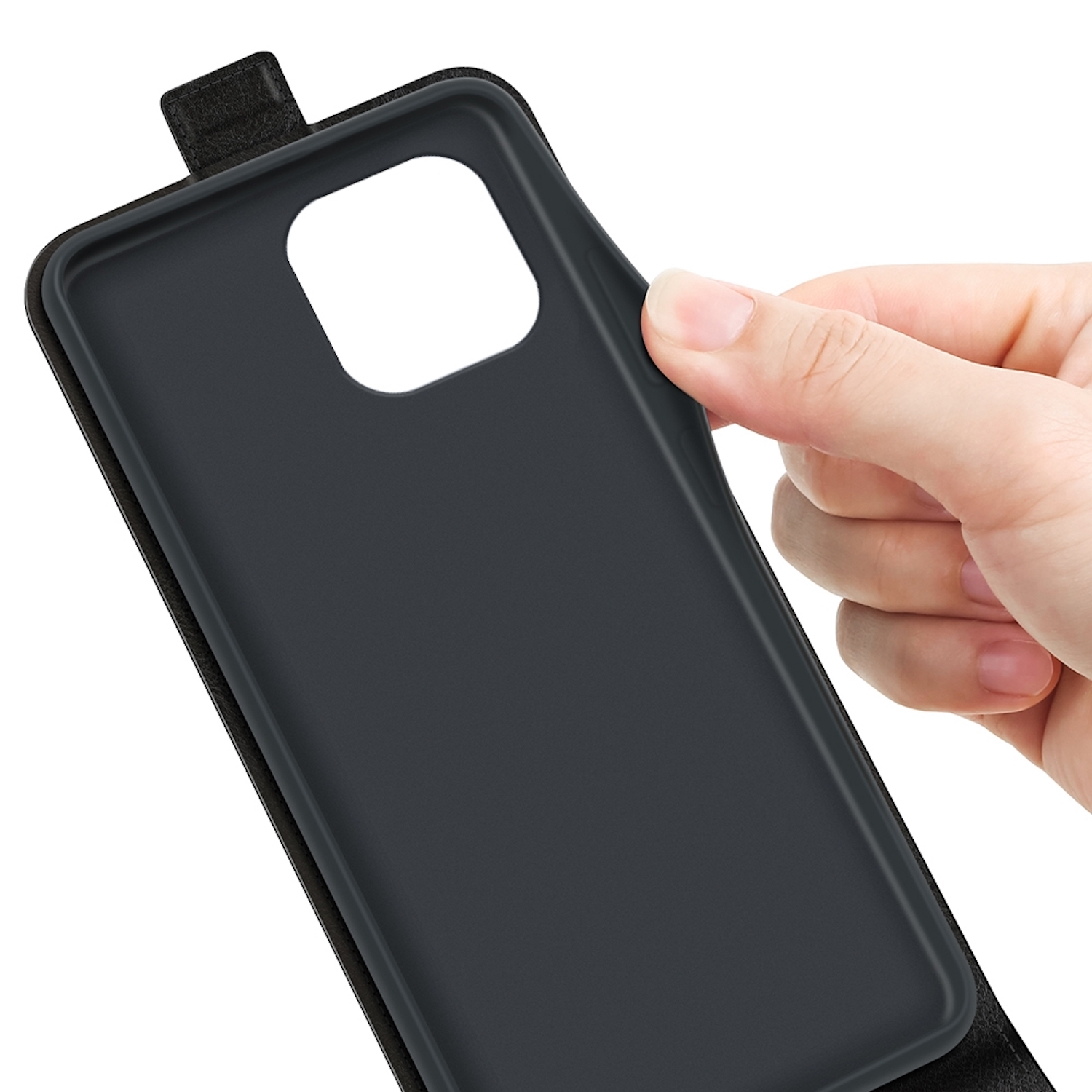Una mano sosteniendo una funda de teléfono negra, mostrando el interior de la funda, que es de color gris oscuro.