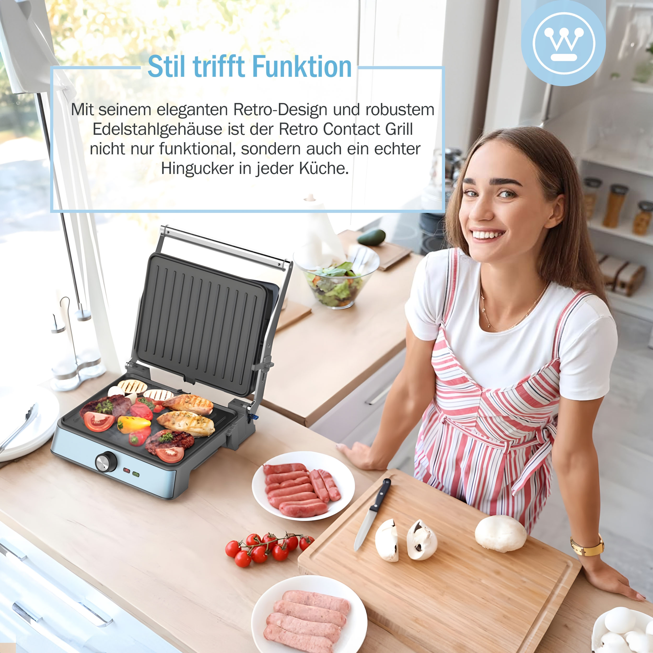 Frau an einem Grill mit Essen. Ein Grill ist geöffnet mit Essen, das gekocht wird. Küchentheke ist sichtbar.