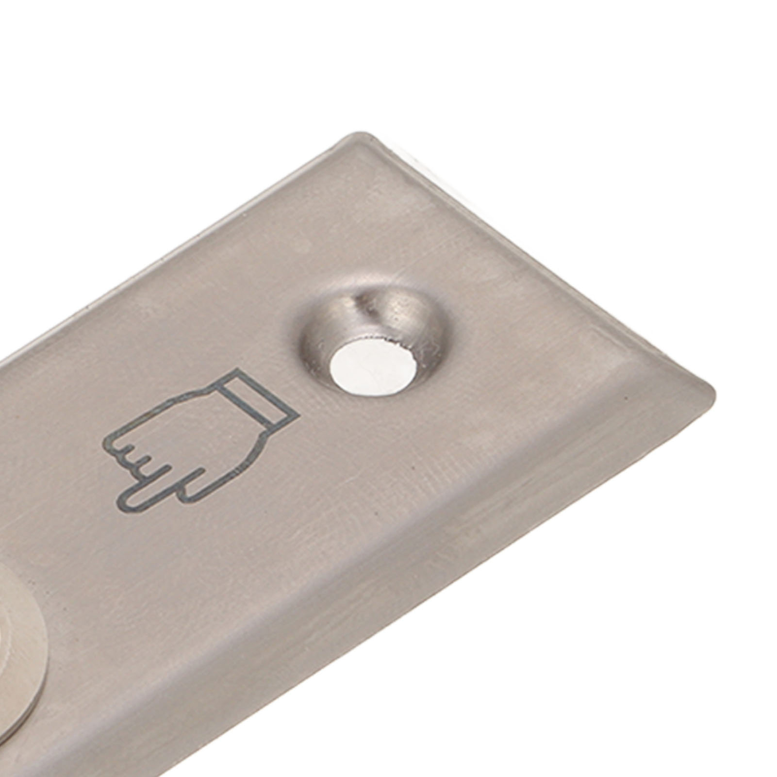Nahaufnahme eines Metall-Druckknopfes mit einem Handsymbol.