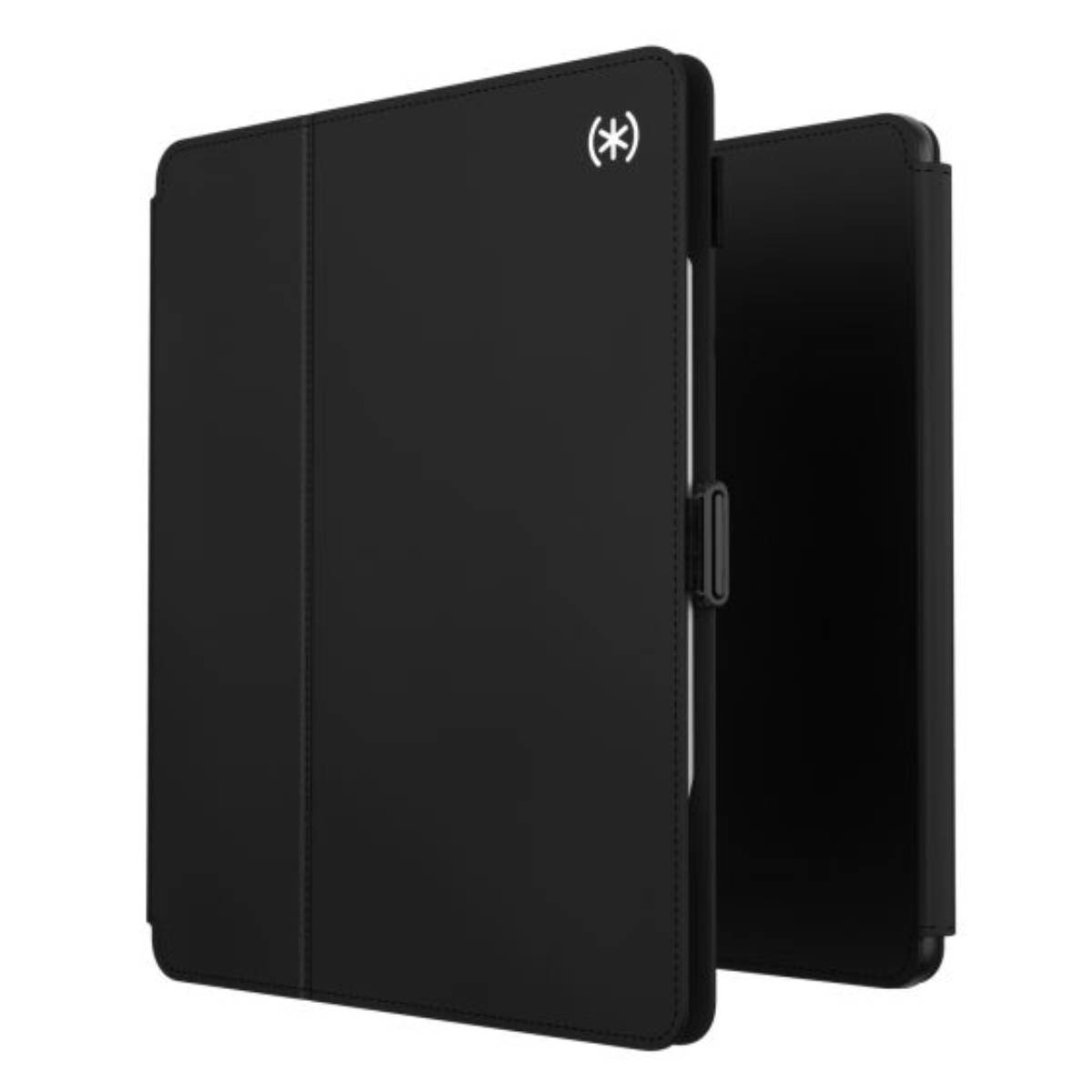 Custodia per tablet nera, chiusa, con una cover e una chiusura. Il retro di un tablet è visibile.