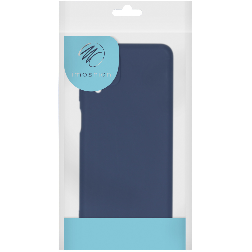 Een marineblauw telefoonhoesje in een doorzichtige plastic verpakking.