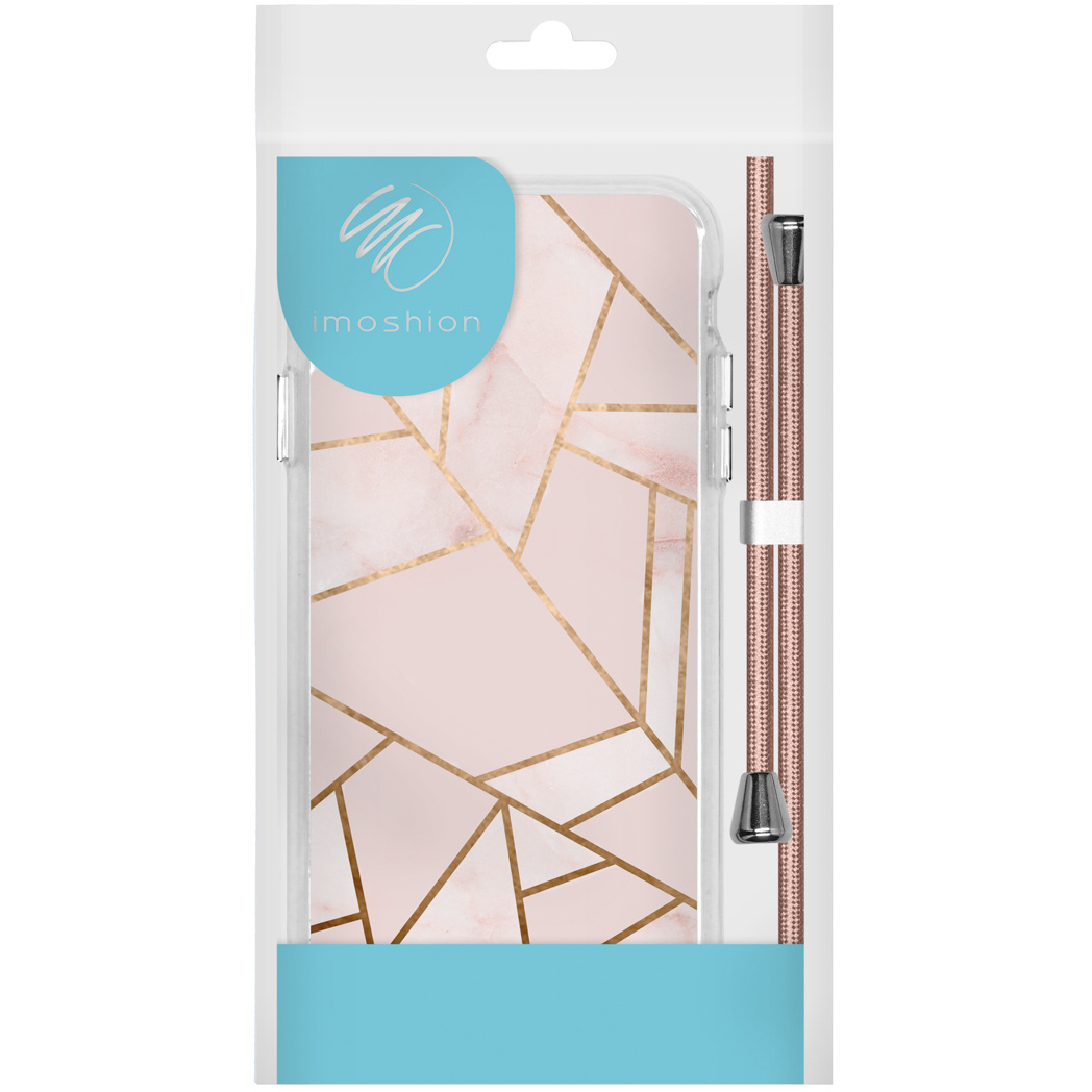 Un emballage de coque de téléphone en plastique transparent avec un motif géométrique rose et doré, et un cordon or rose.