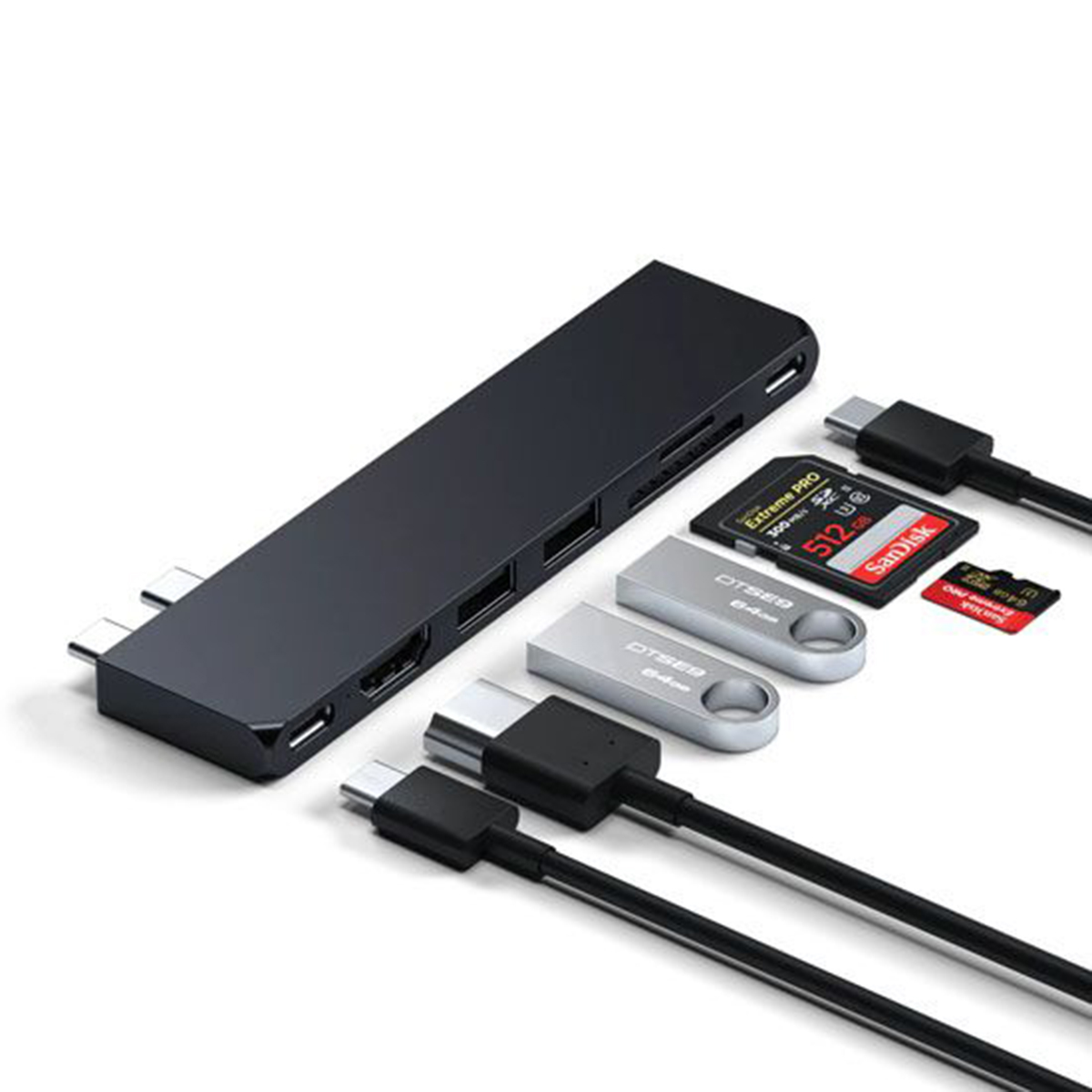 Concentrador USB negro con varios puertos y múltiples unidades USB y tarjetas SD.