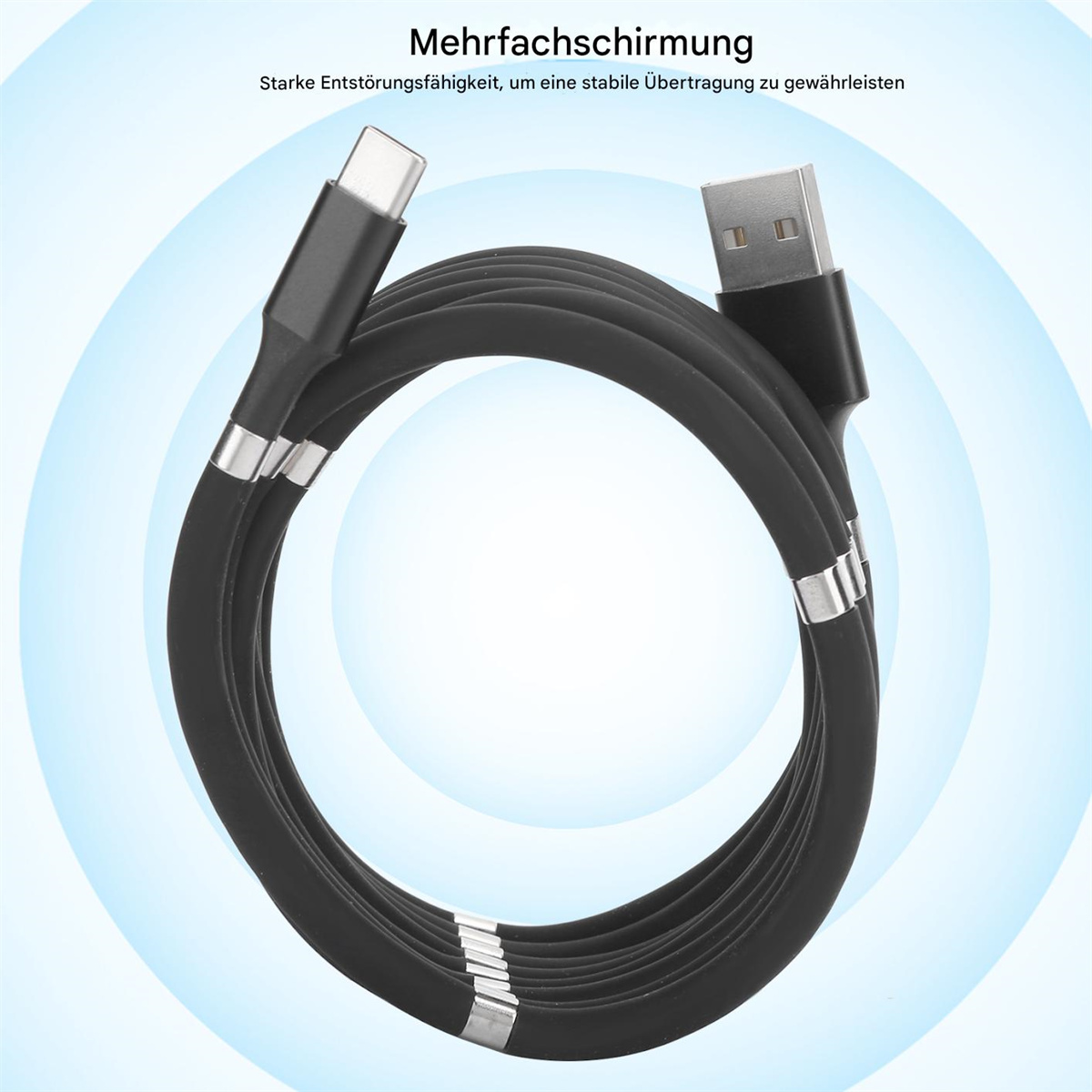 Schwarzes USB-Kabel mit USB-C- und USB-Enden auf hellblauem Grund.