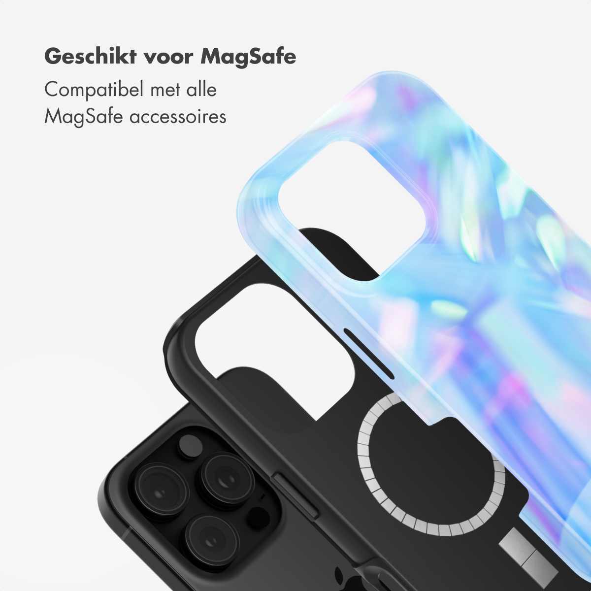 Coque de téléphone. Un étui noir avec un étui bleu dessus. Fond blanc.