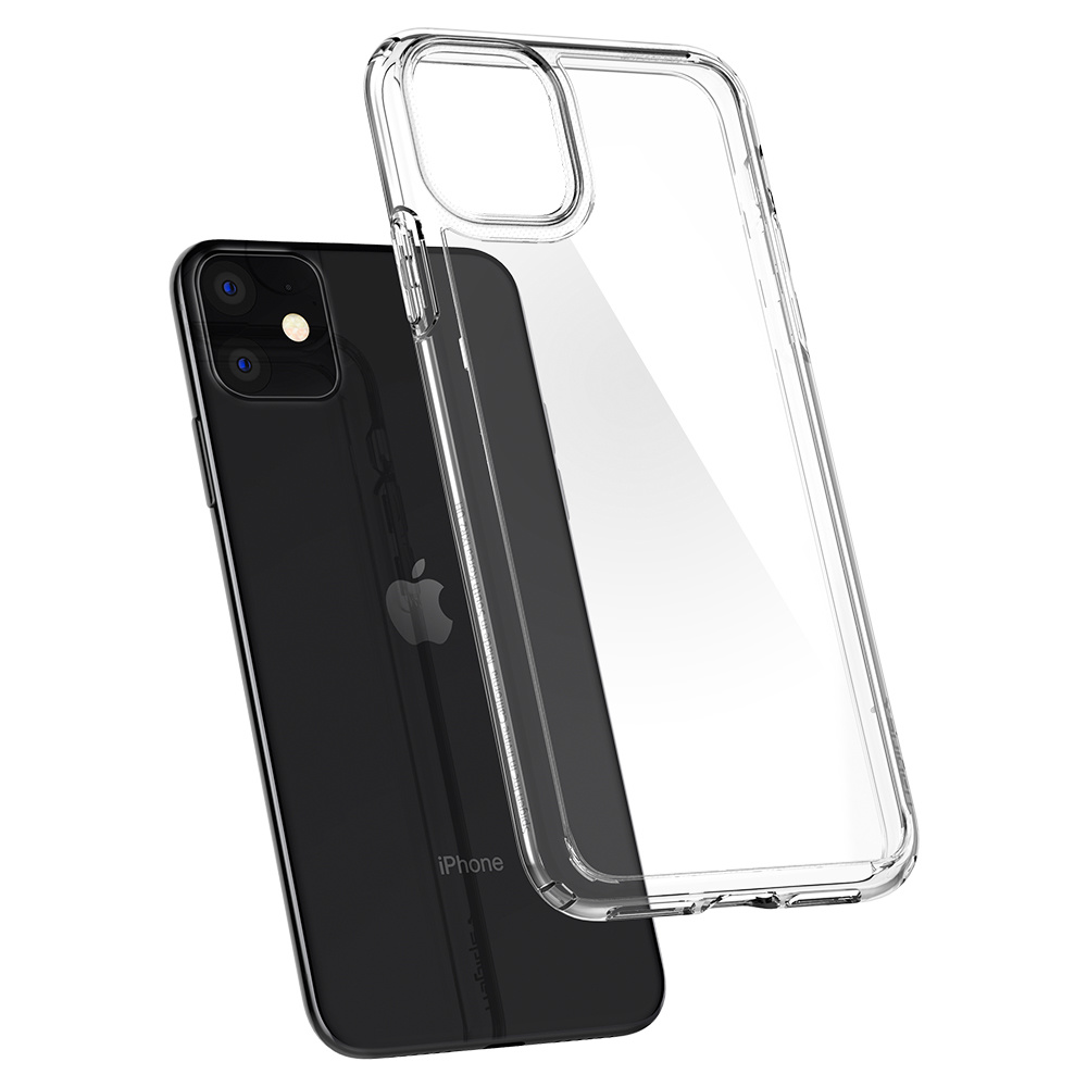 Téléphone noir et coque transparente. Le téléphone est noir, la coque est transparente.