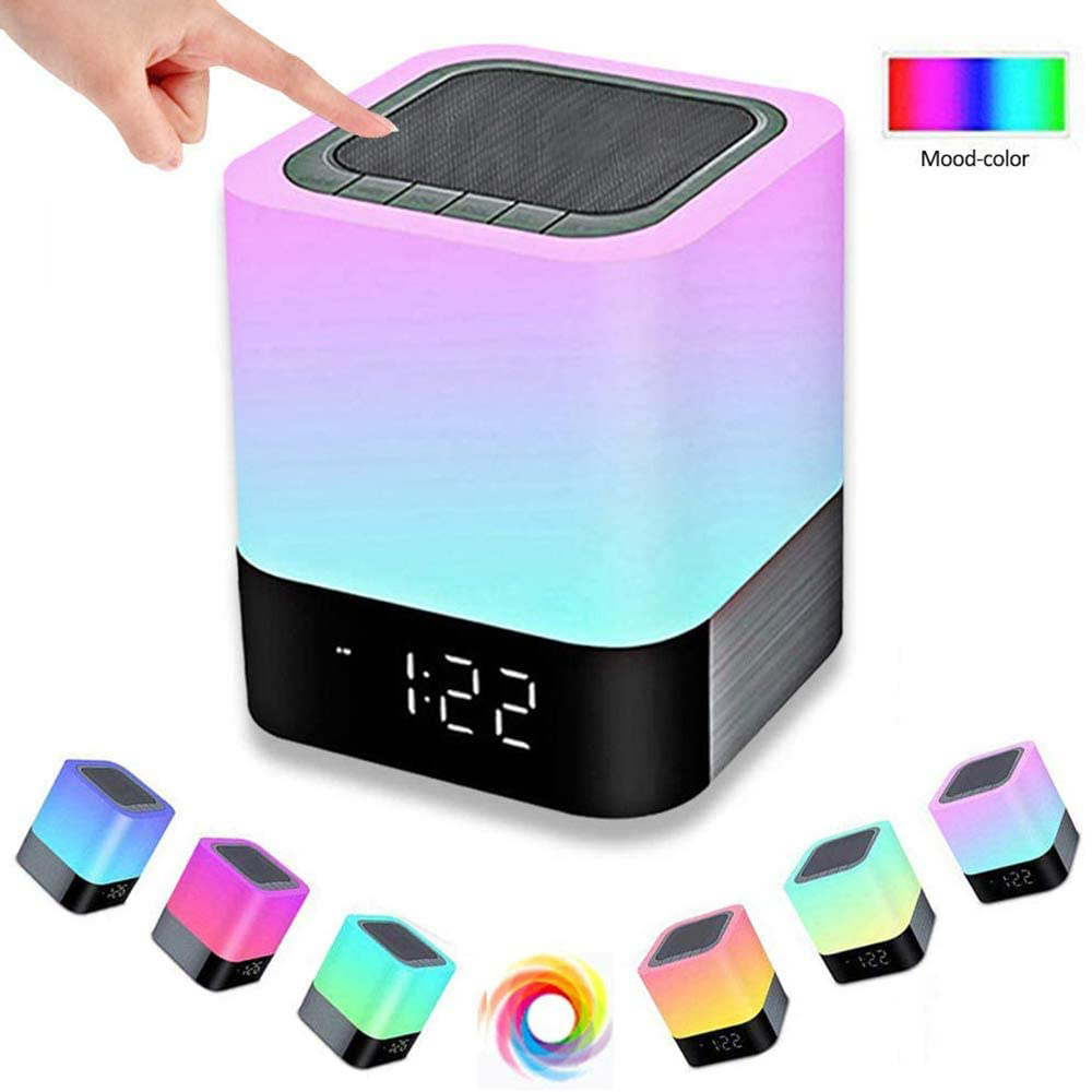 Eine quadratische Stimmungsleuchte mit Digitaluhr, viele kleine Lampen drumherum. Die Lampe hat Farboptionen.