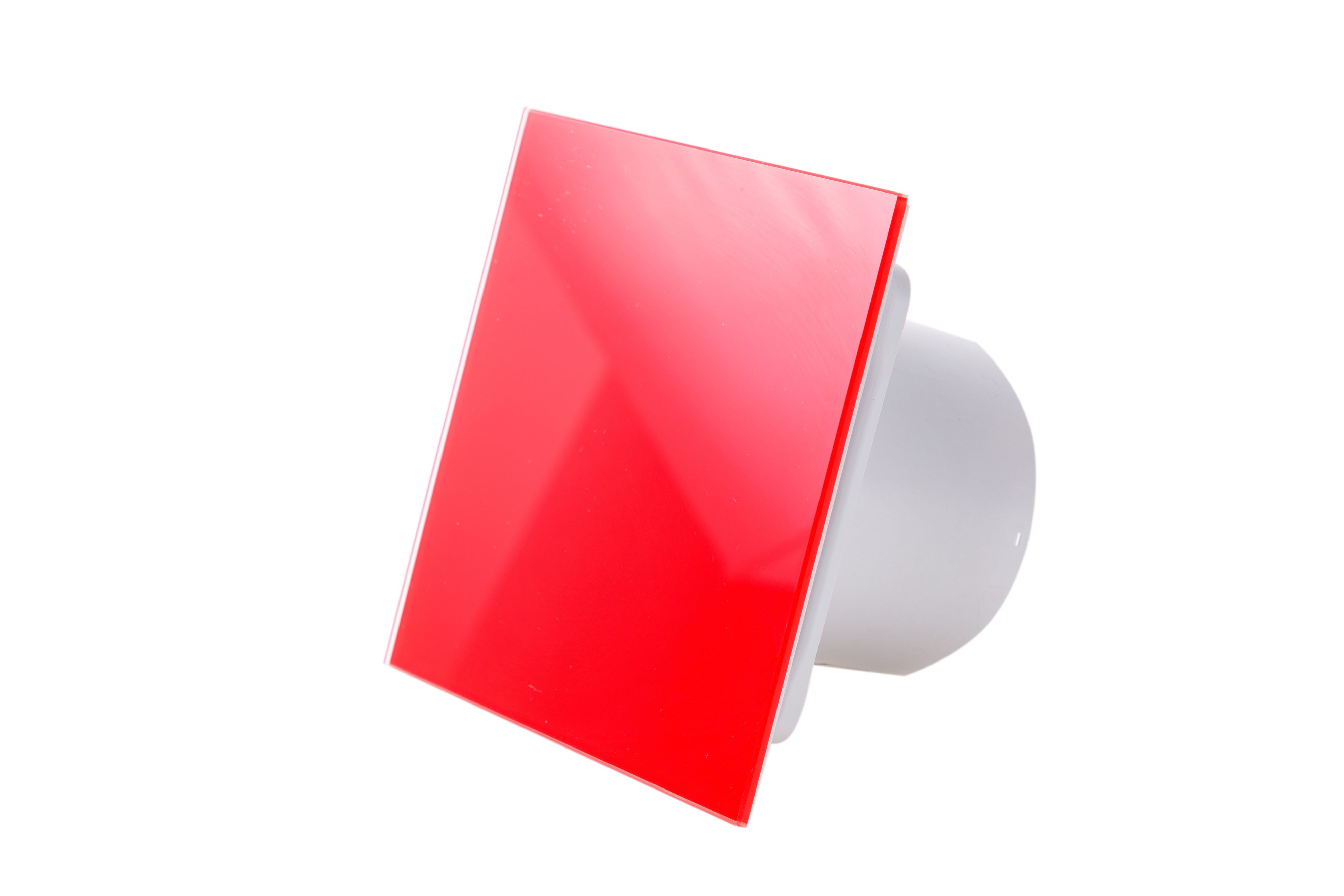 Ein roter quadratischer Lüftungsgitter vor weißer kreisförmiger Basis, isoliert auf weißem Grund.