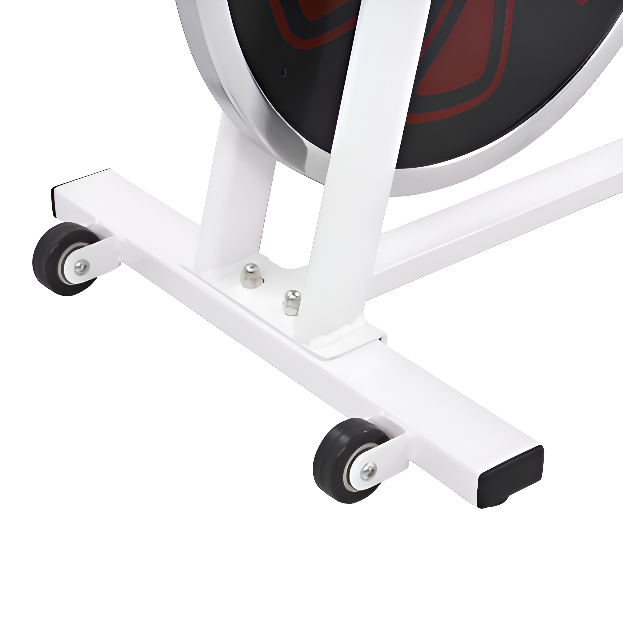 Weißer Heimtrainer-Sockel mit schwarzen Rädern. Das Rad befindet sich vorne. Rotes/schwarzes Schwungrad ist hinten.