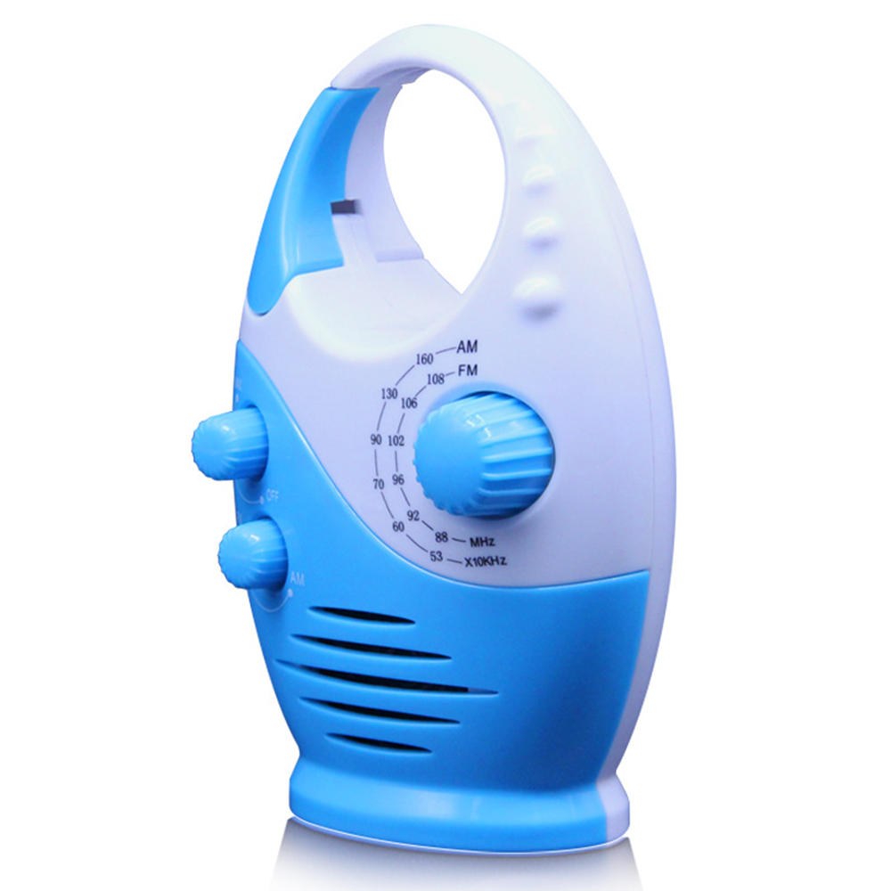 Ein blau-weißes tragbares Radio mit Griff und Drehknopf.
