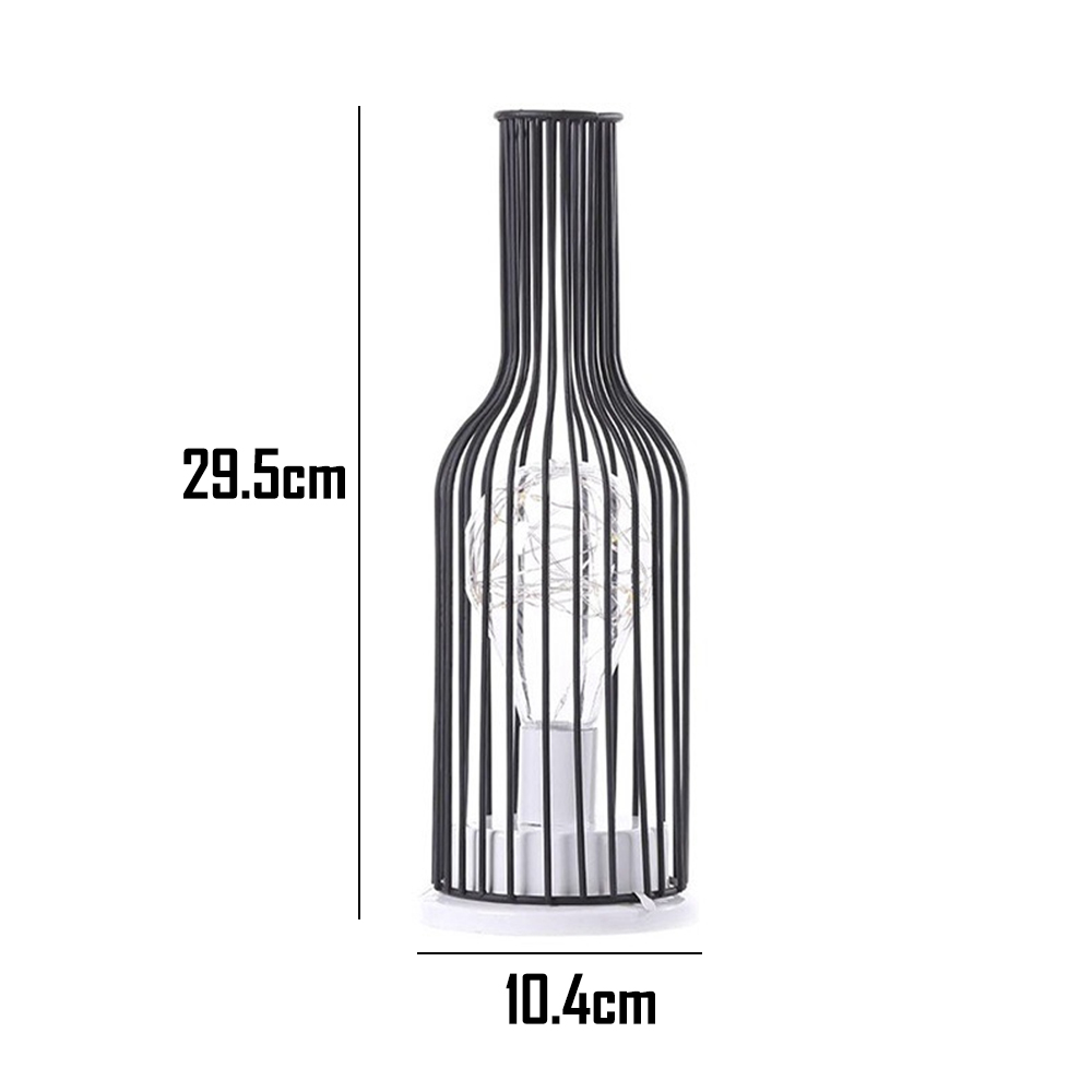 Schwarze Metalllampe in Flaschenform. Abmessungen: 29,5 cm Höhe, 10,4 cm Basisbreite.