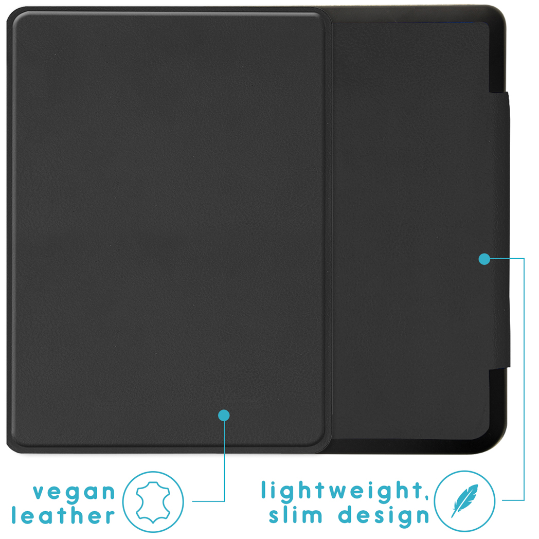Zwarte tablethoes in open positie. Tekst luidt vegan leer en lichtgewicht, slank ontwerp met pictogrammen.