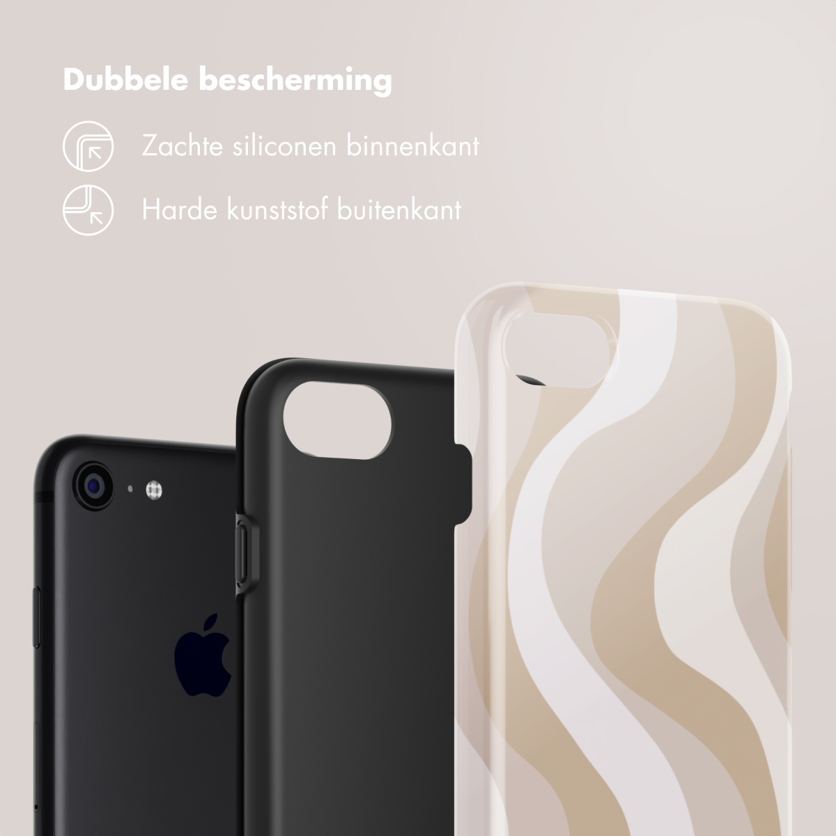 Drie telefoonhoesjes, één op een telefoon. De hoesjes zijn zwart en hebben een golfpatroon.