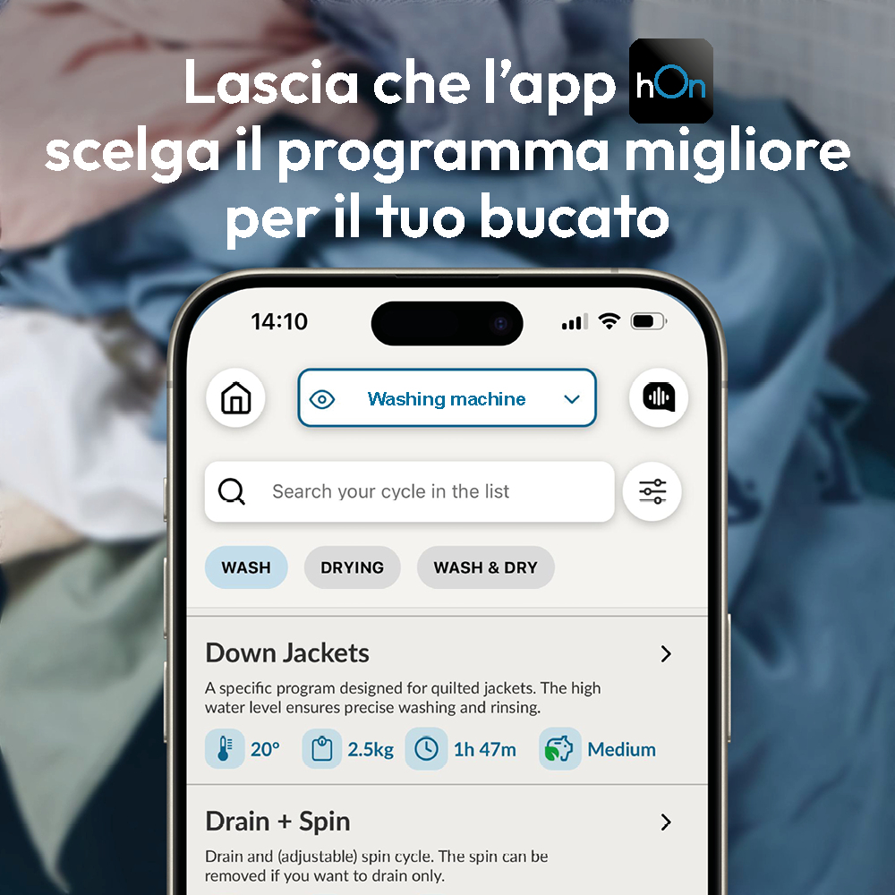 Smartfon z aplikacją do pralki, z wyświetlonymi opcjami cyklu prania.