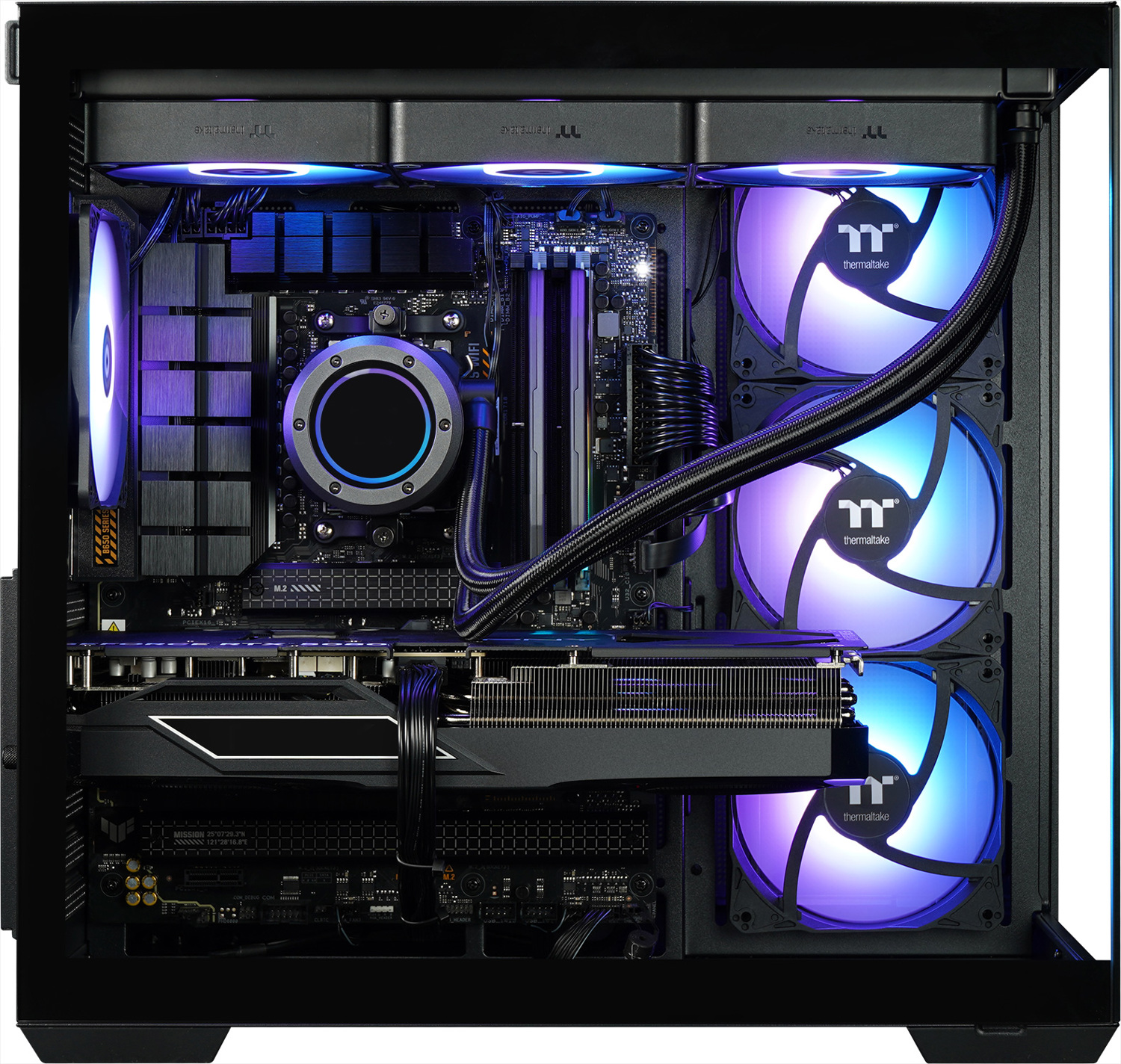 Im PC-Gehäuse: Lüfter, Mainboard und Grafikkarte.