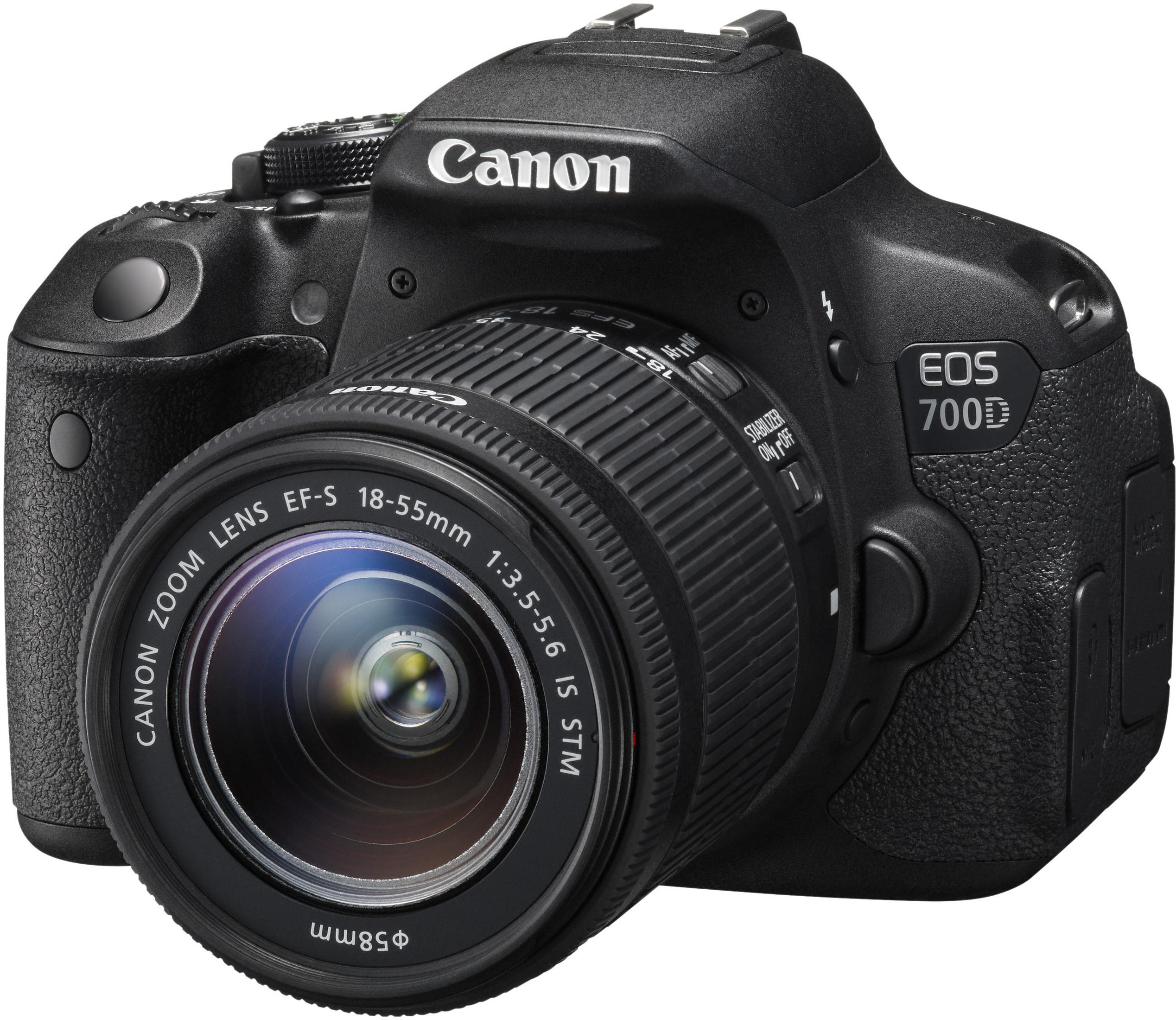 Eine schwarze Canon EOS 700D Kamera mit Zoomobjektiv. Das Objektiv ist nach vorne gerichtet.