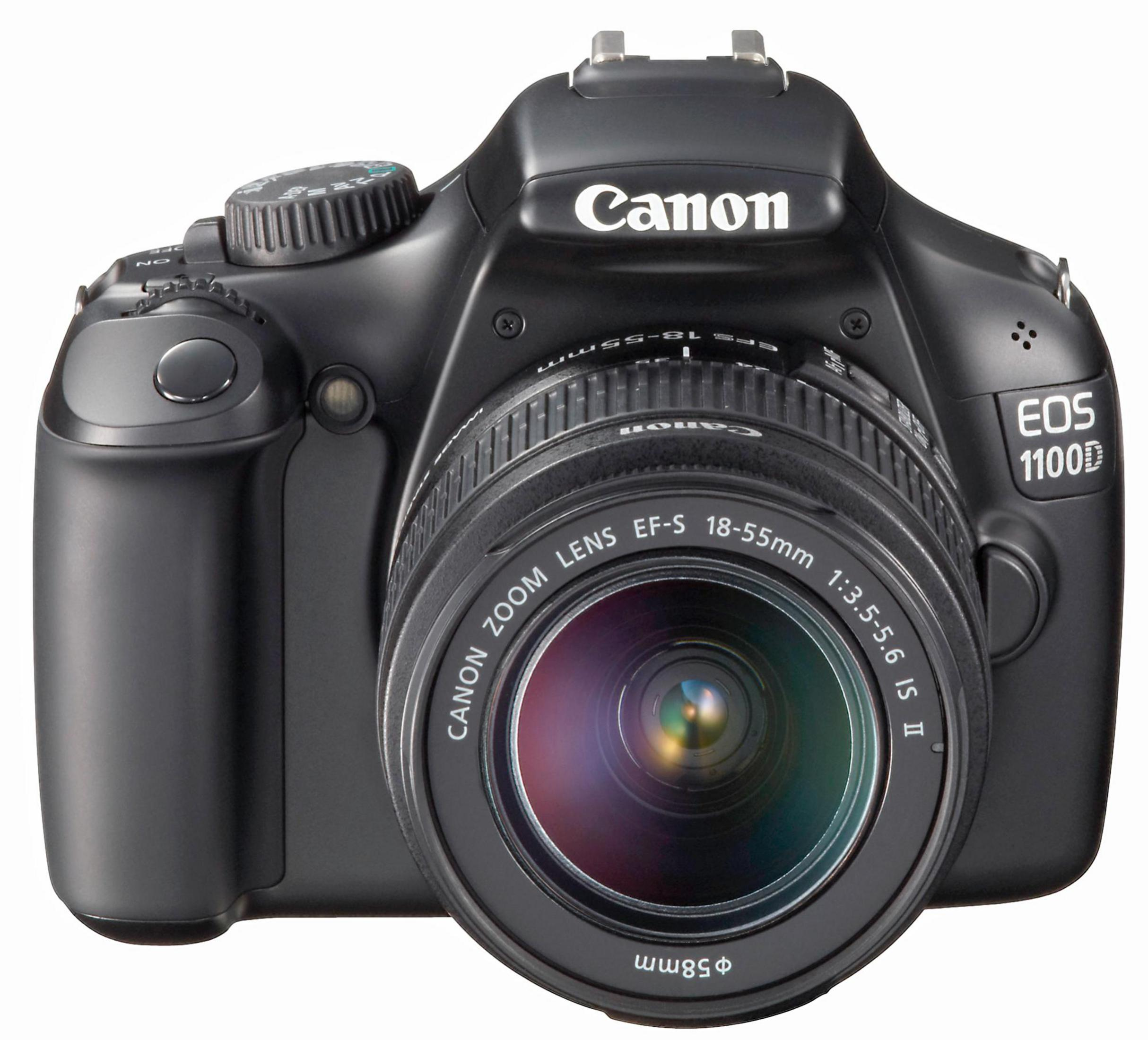 Schwarze Canon EOS 1100D Kamera mit Objektiv. Das Objektiv reflektiert Licht. Weißer Hintergrund.
