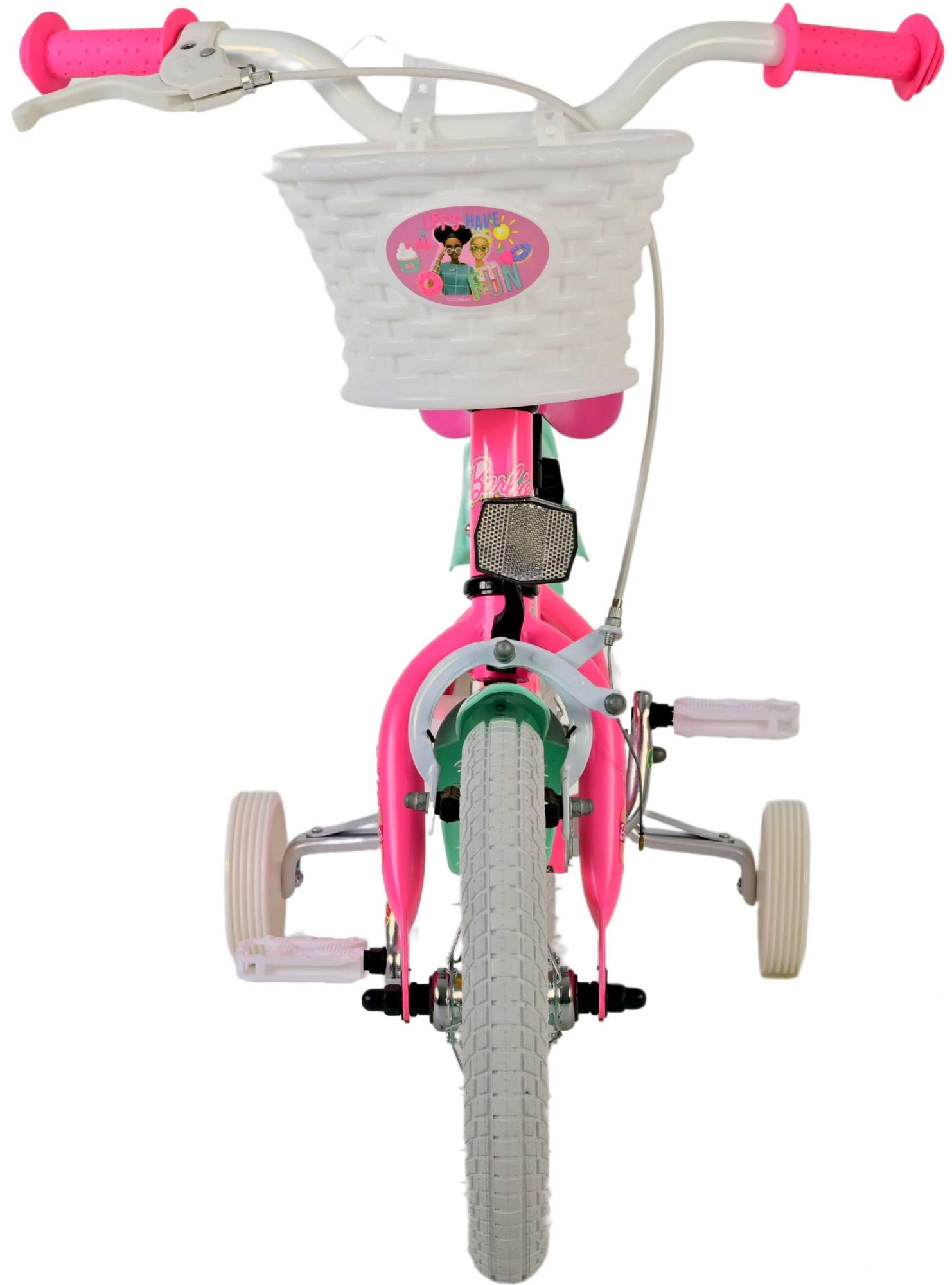 Rosa-weißes Kinderfahrrad mit Stützrädern. Weißer Hintergrund.